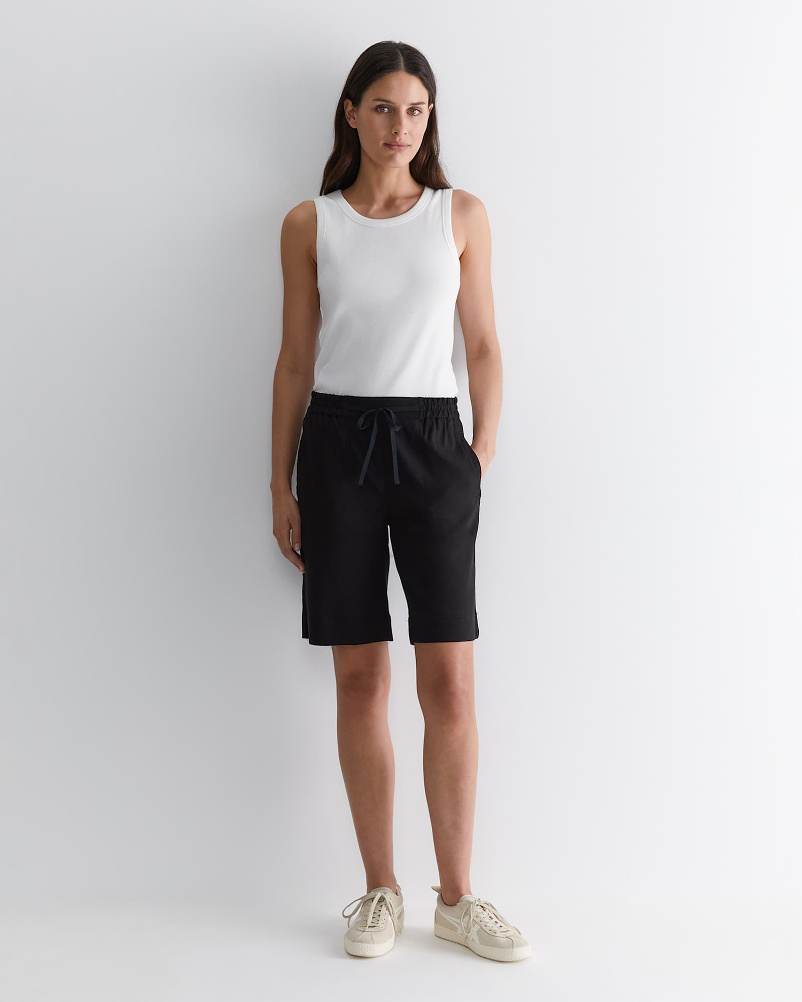 Rosa Linen Short in BLACK