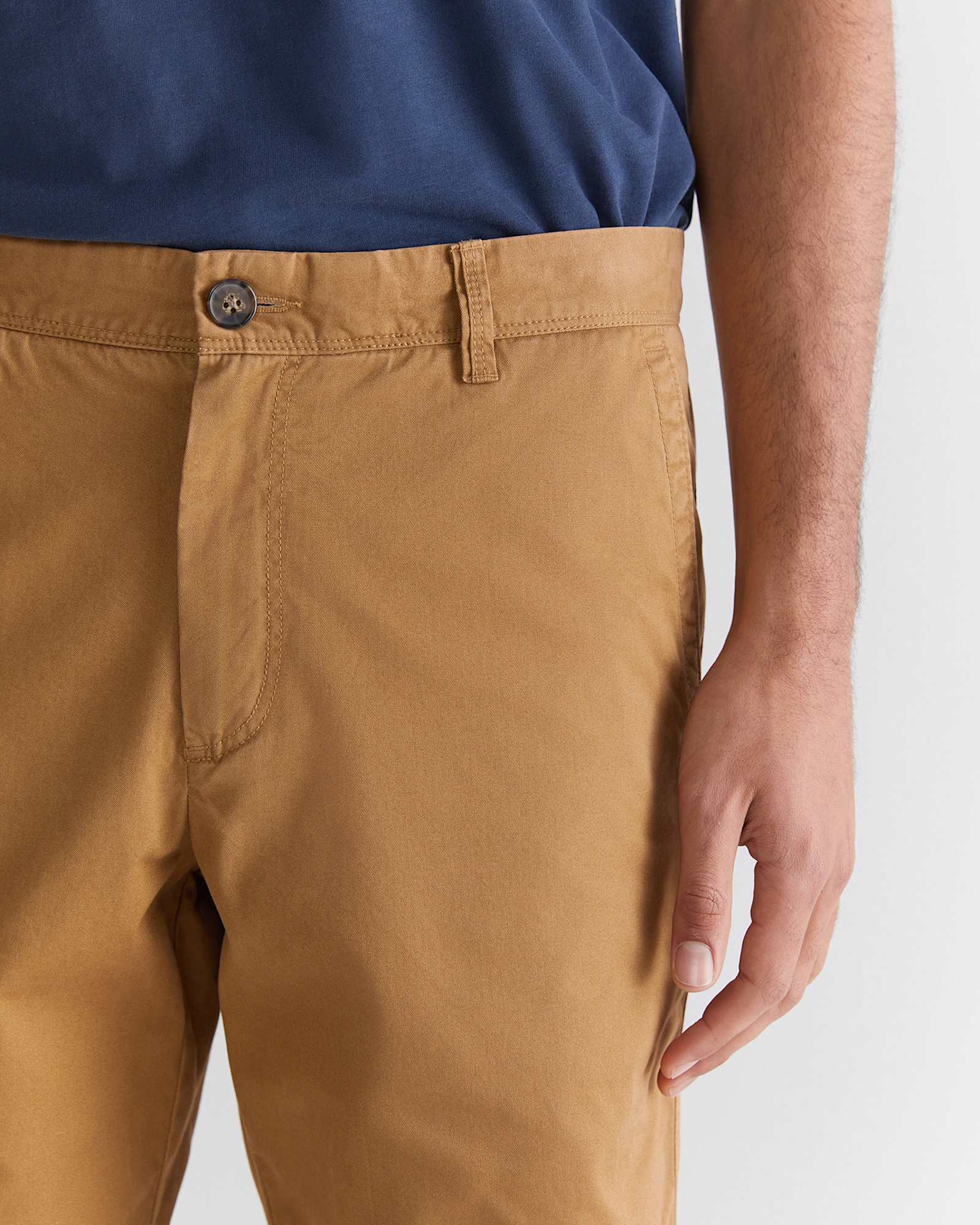 Classic Short in TAN