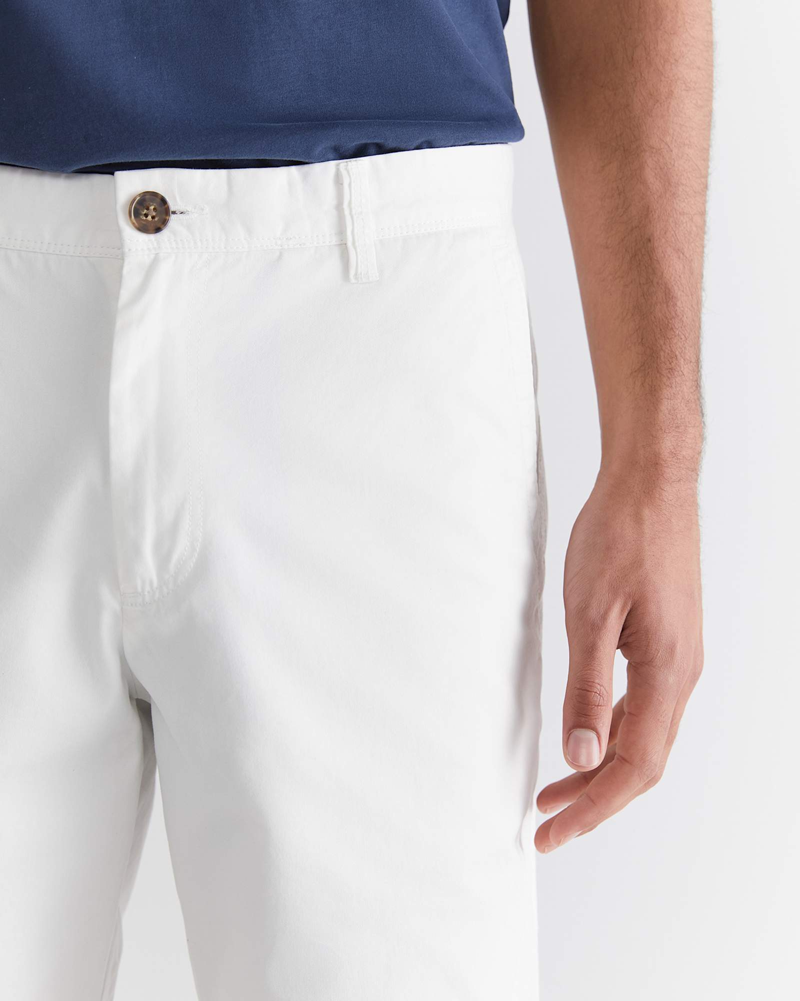 Classic Short in WHITE