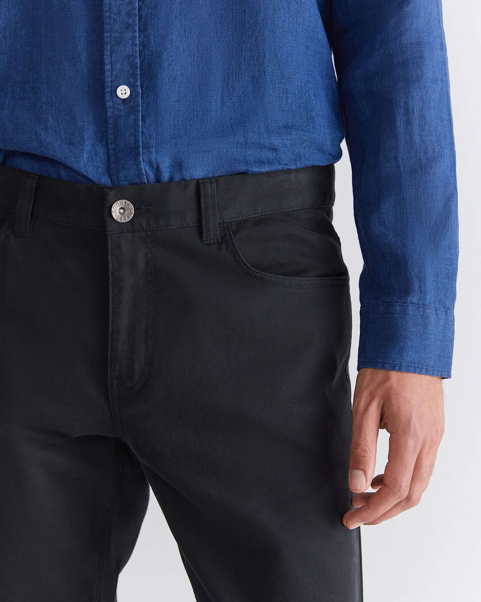 Tapered Bedford Jean in BLACK