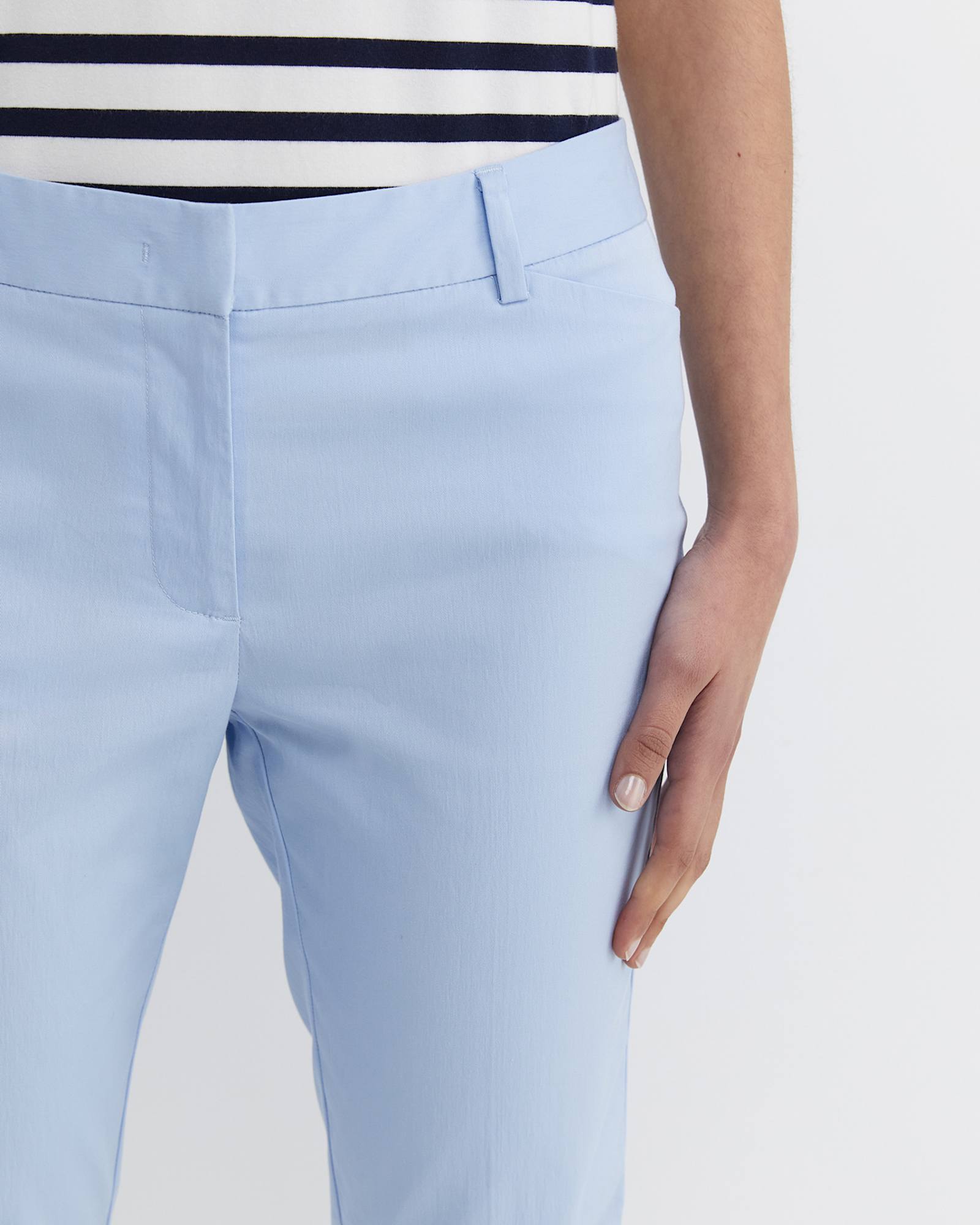 Evie Capri Pant in PALE BLUE