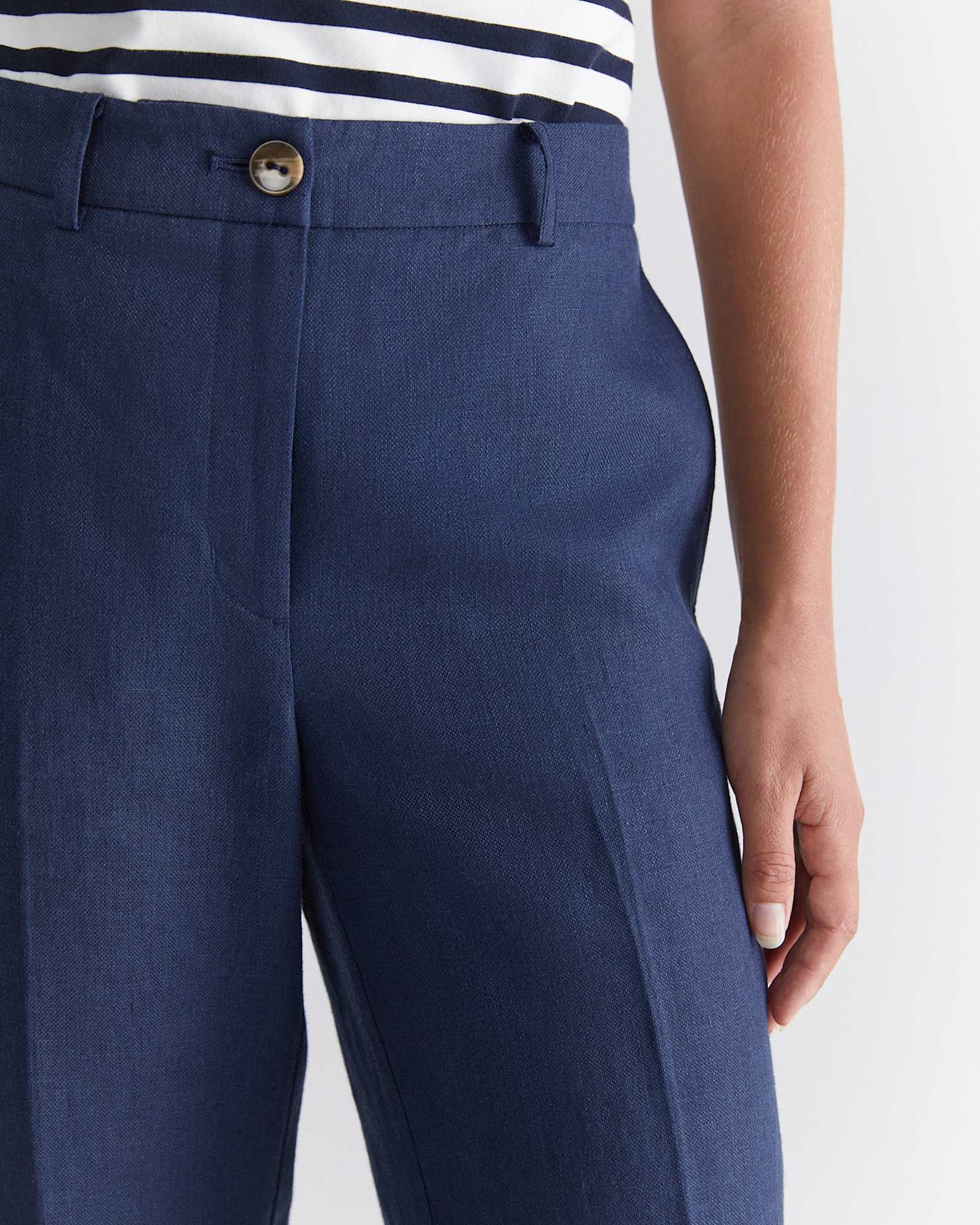 Freya Straight Linen Pant in NAVY