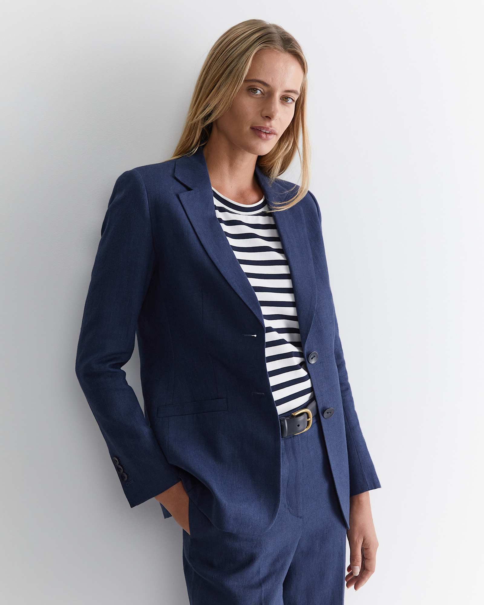 Freya Linen Blazer in NAVY