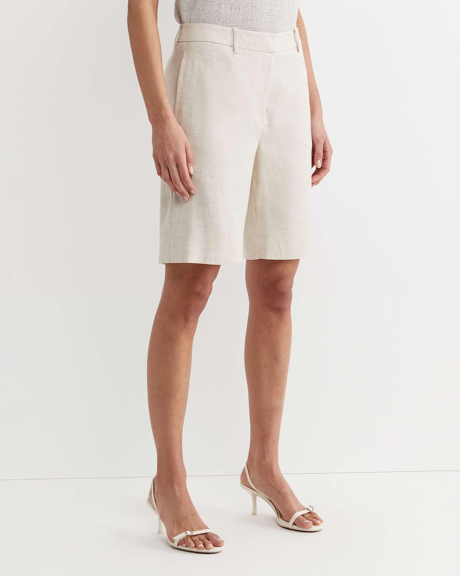 Lena Bermuda Linen Short in STRING