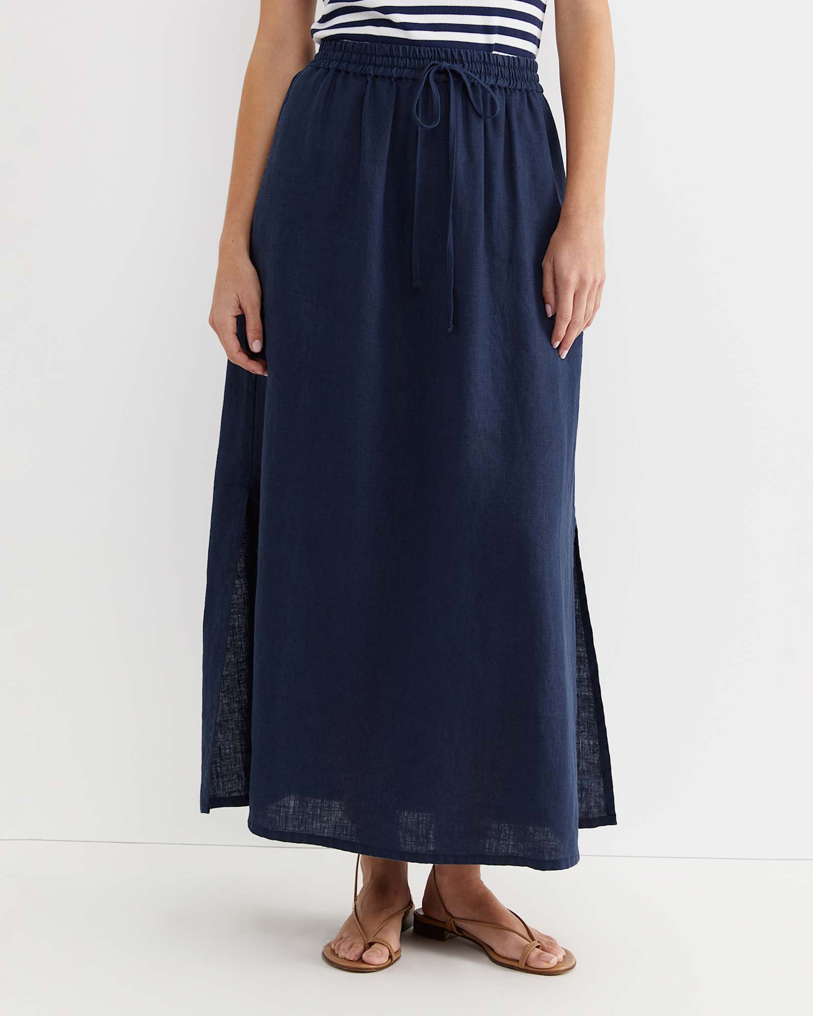 Lulu Linen Midi Skirt in NAVY
