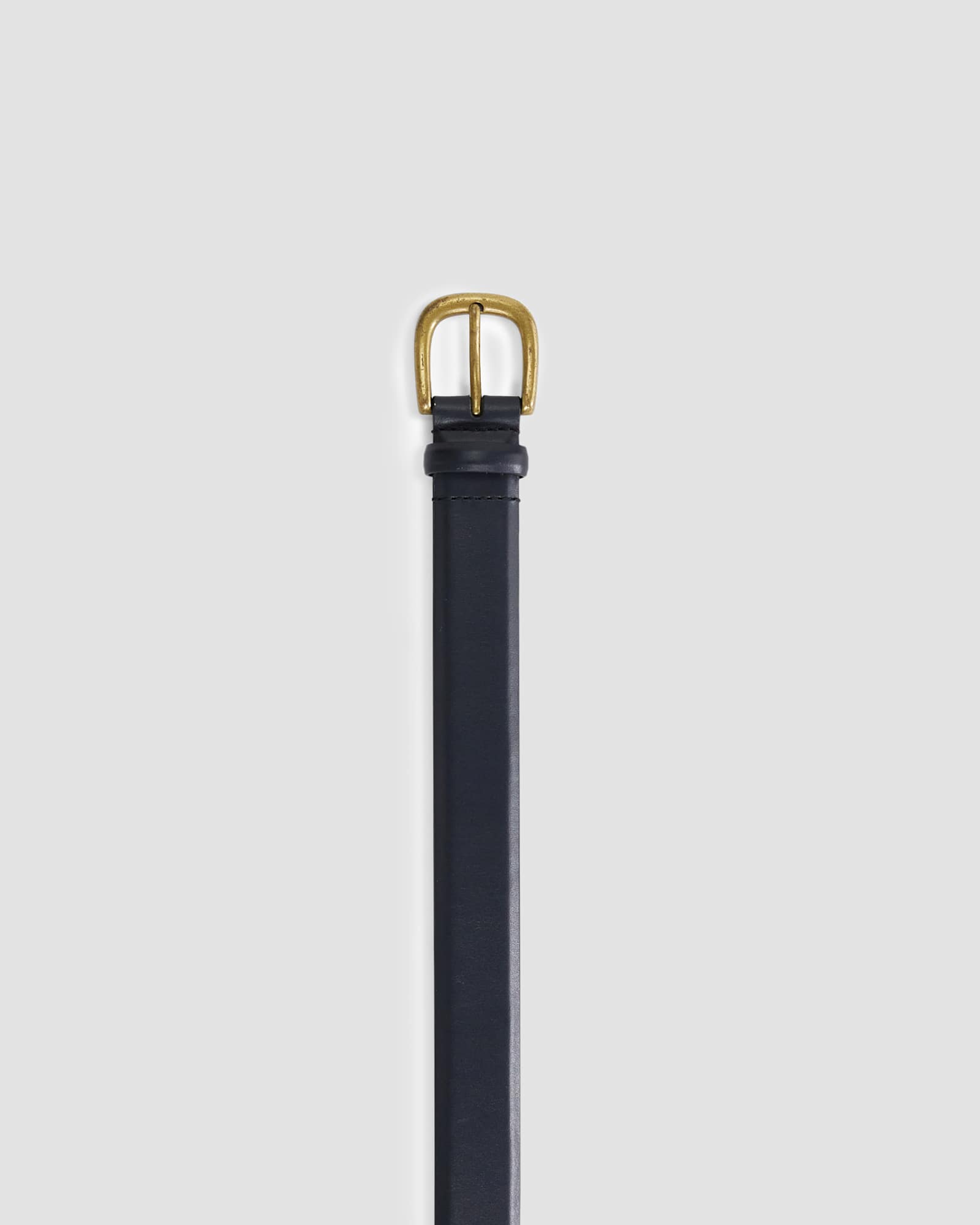 Lara Buckle Leather Belt in BLACK