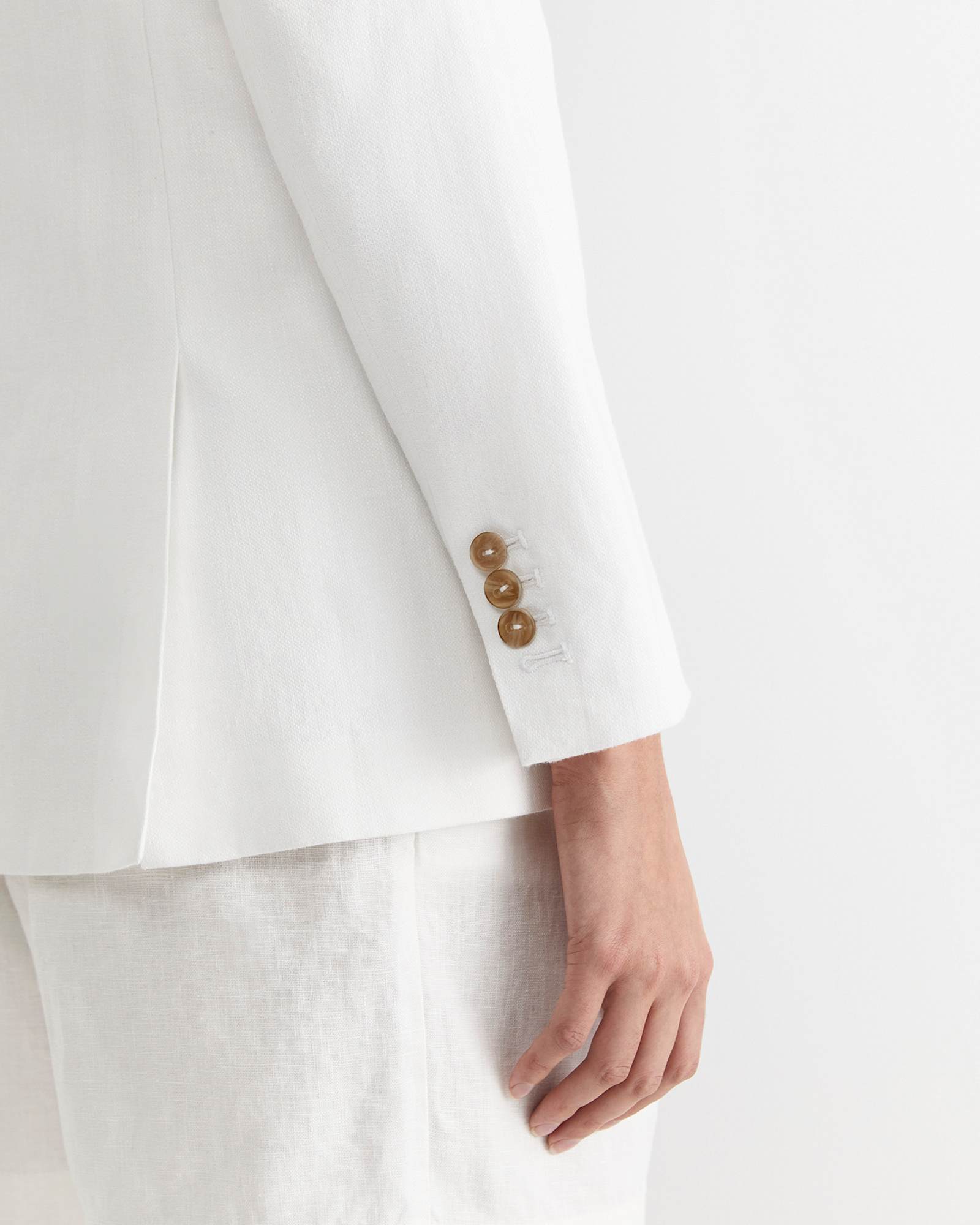 Freya Linen Blazer in WHITE