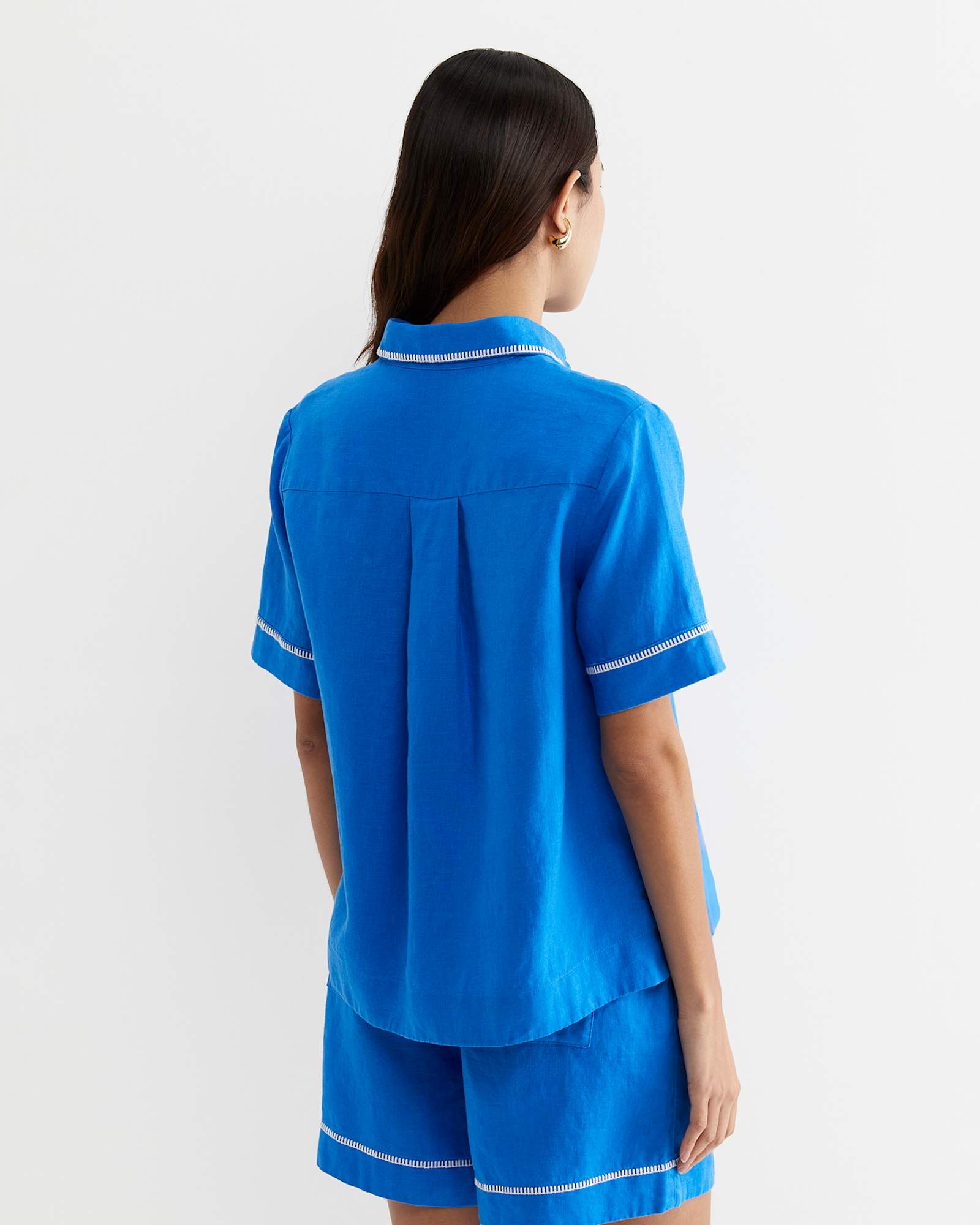 Lulu Blanket Stitch Linen Shirt in PEACOCK