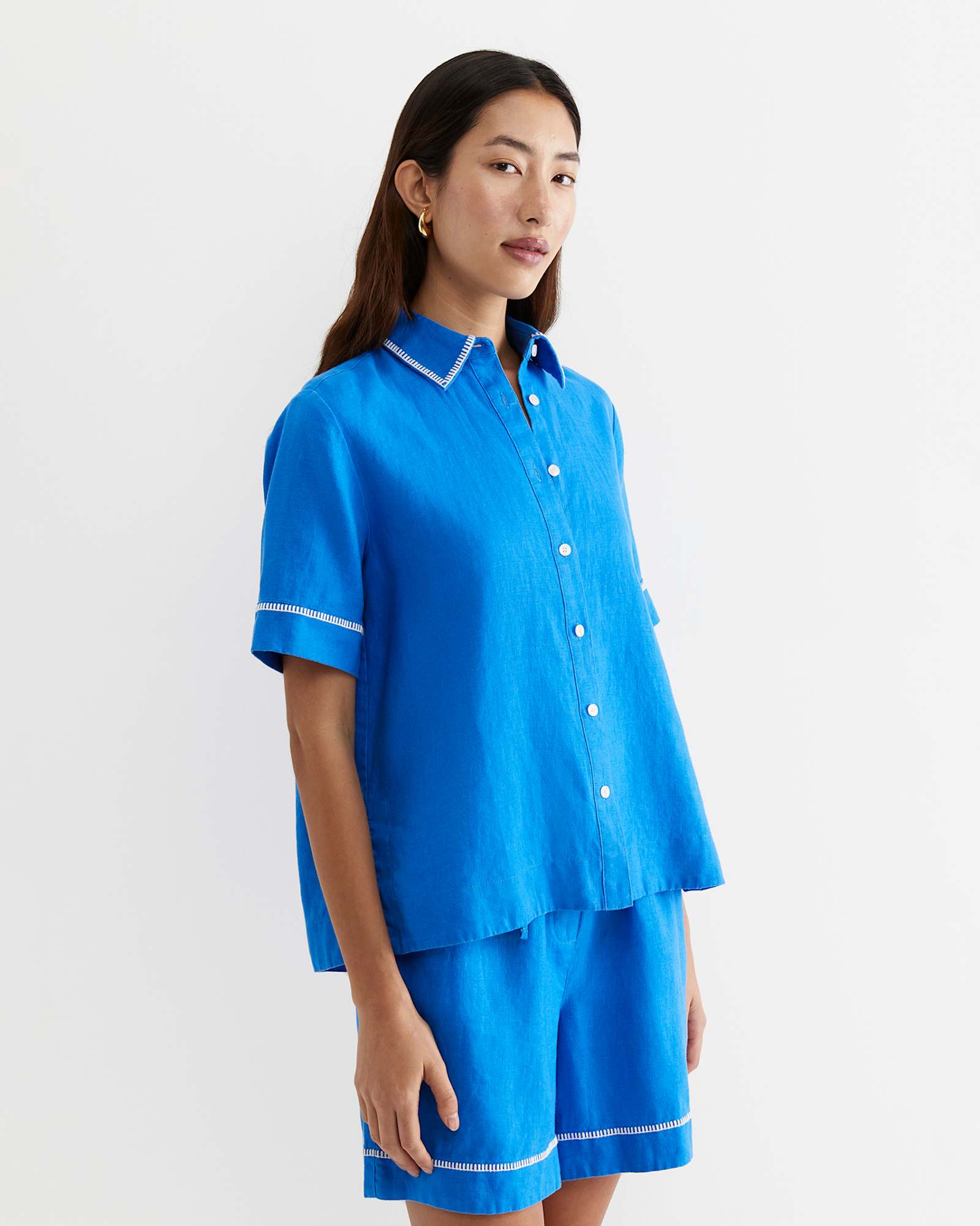Lulu Blanket Stitch Linen Shirt in PEACOCK