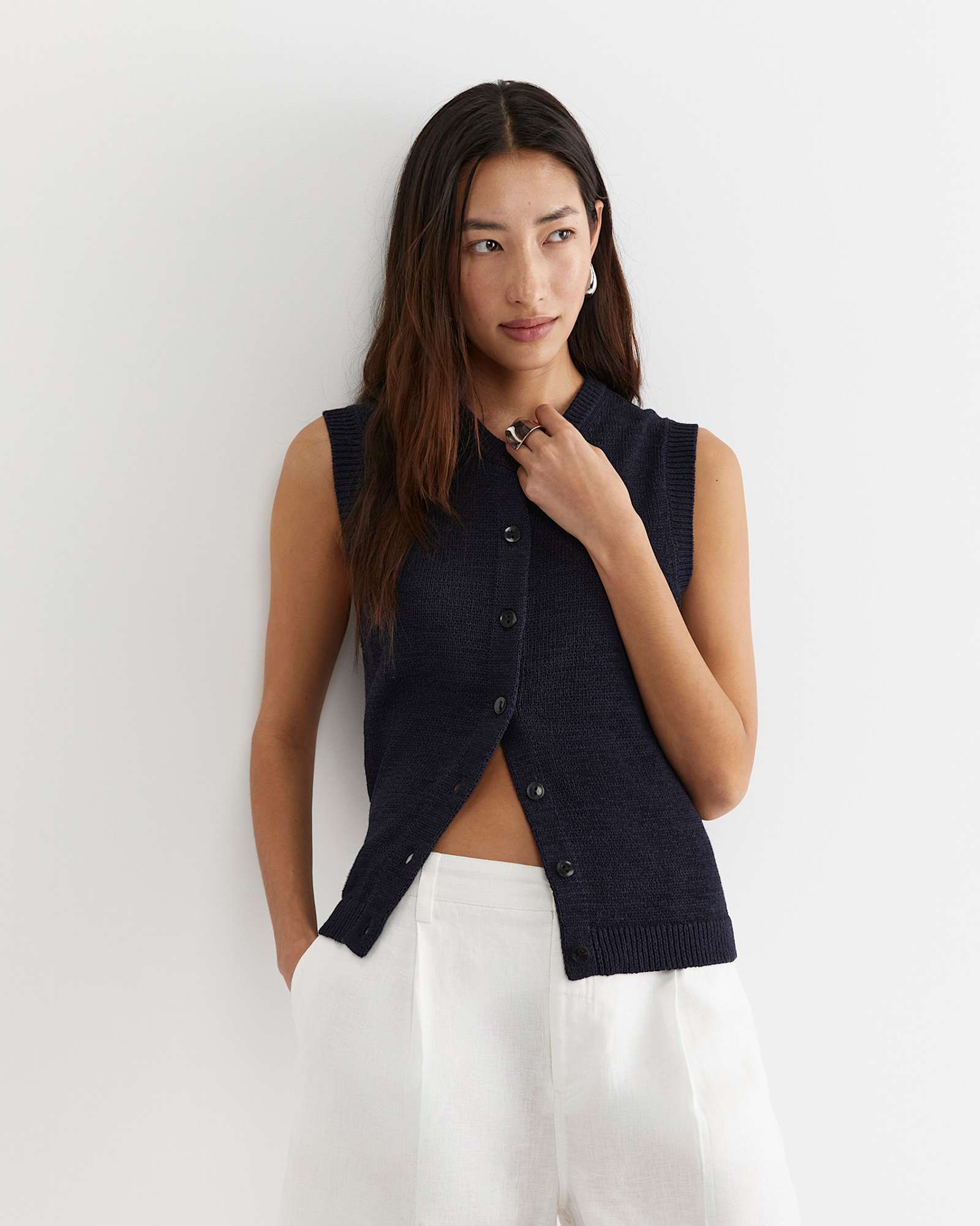 Josie Tape Yarn Vest in NAVY