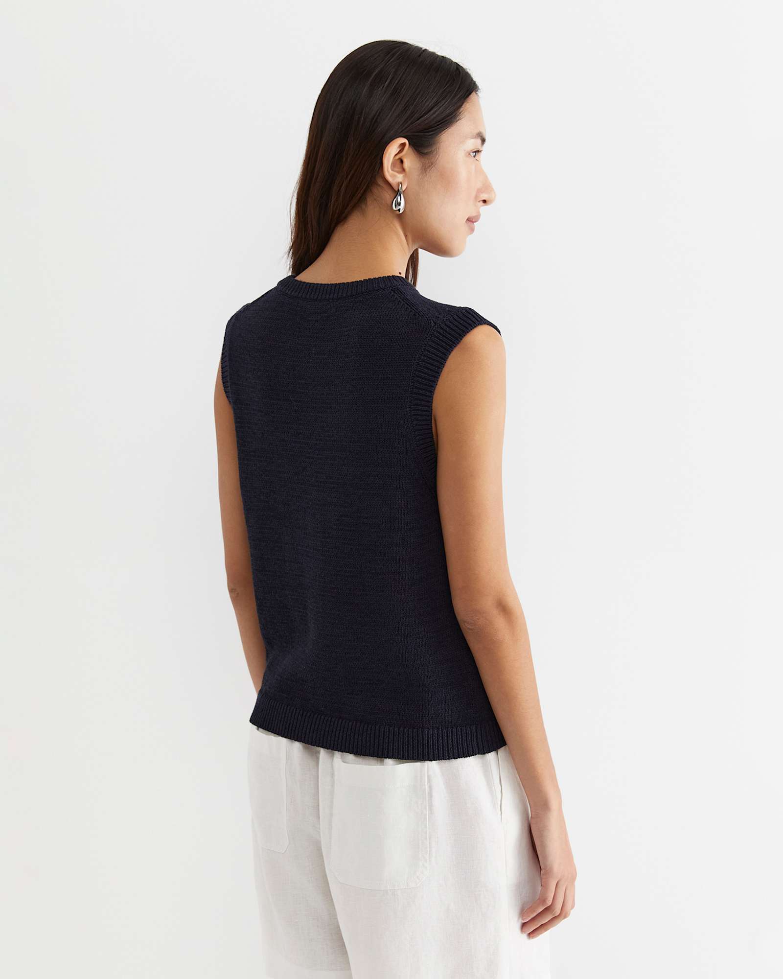 Josie Tape Yarn Vest in NAVY