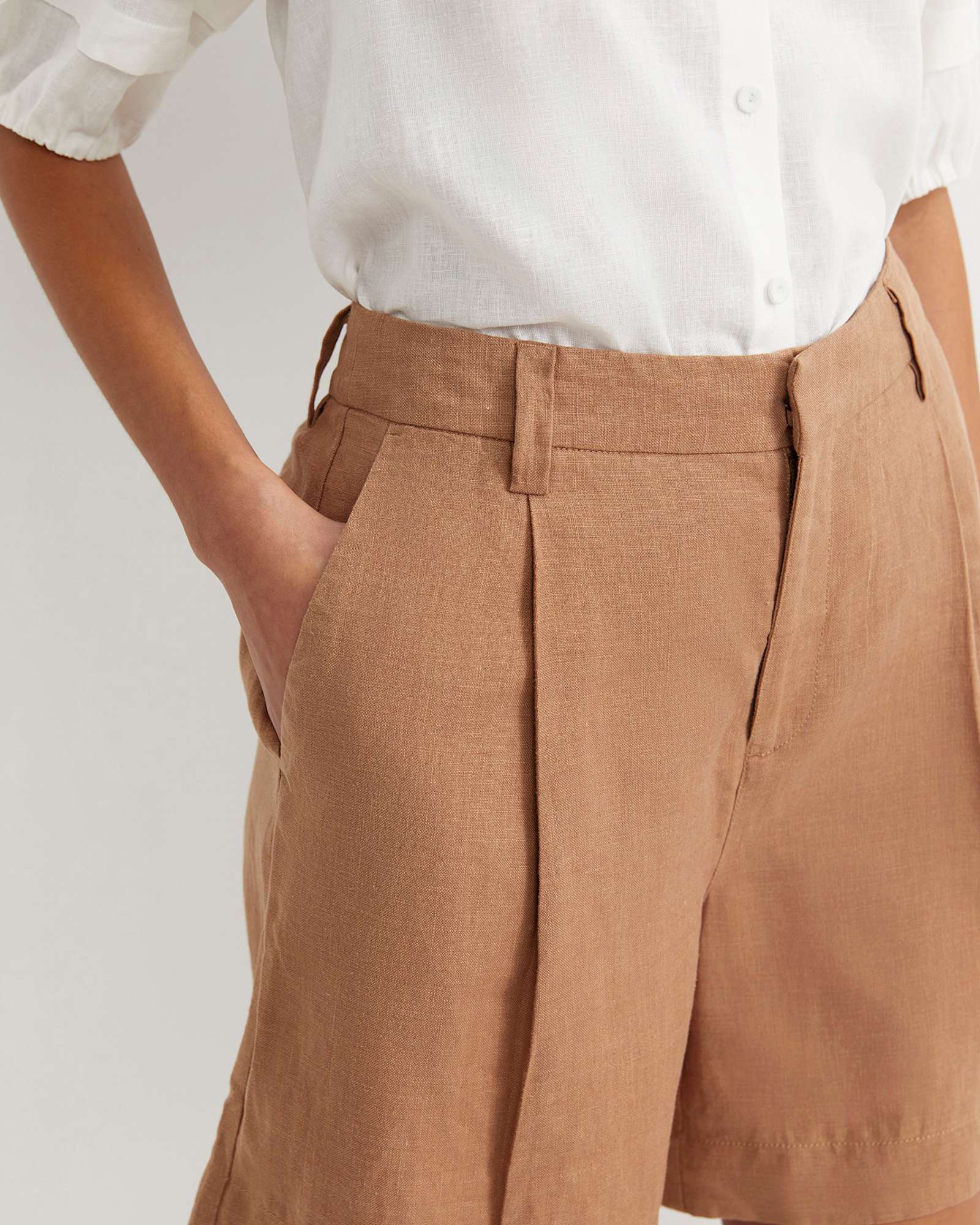 Lilou Linen Short in TAN