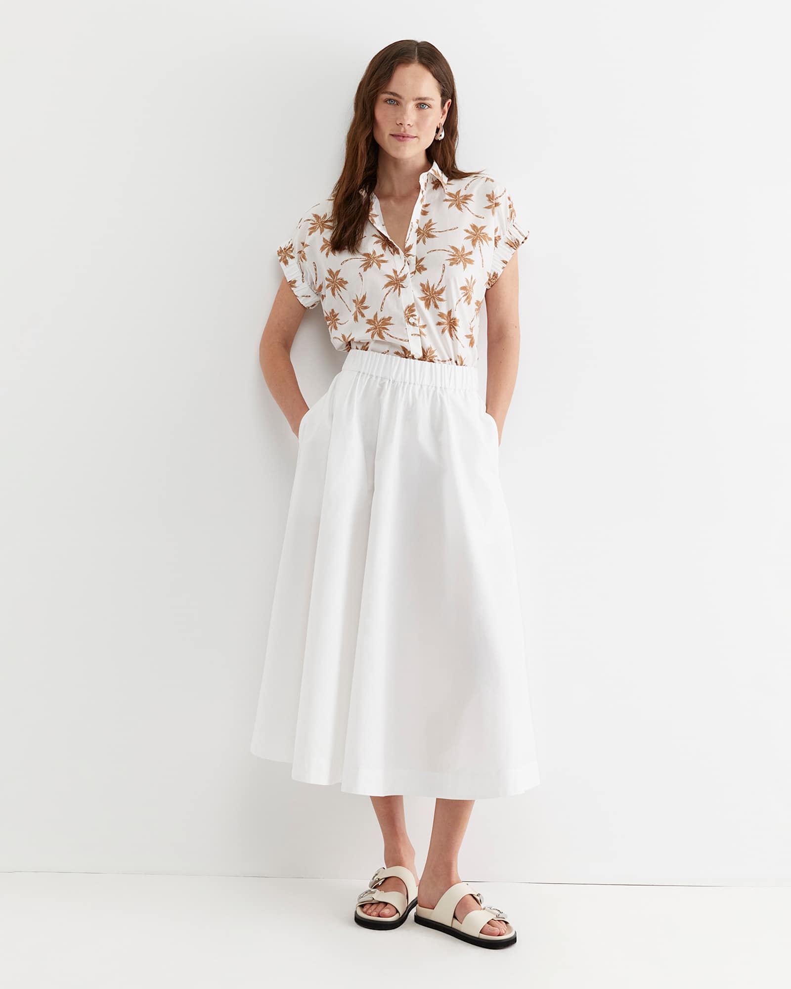 Palm Short Sleeve Lily Voile Shirt in TAN/WHITE