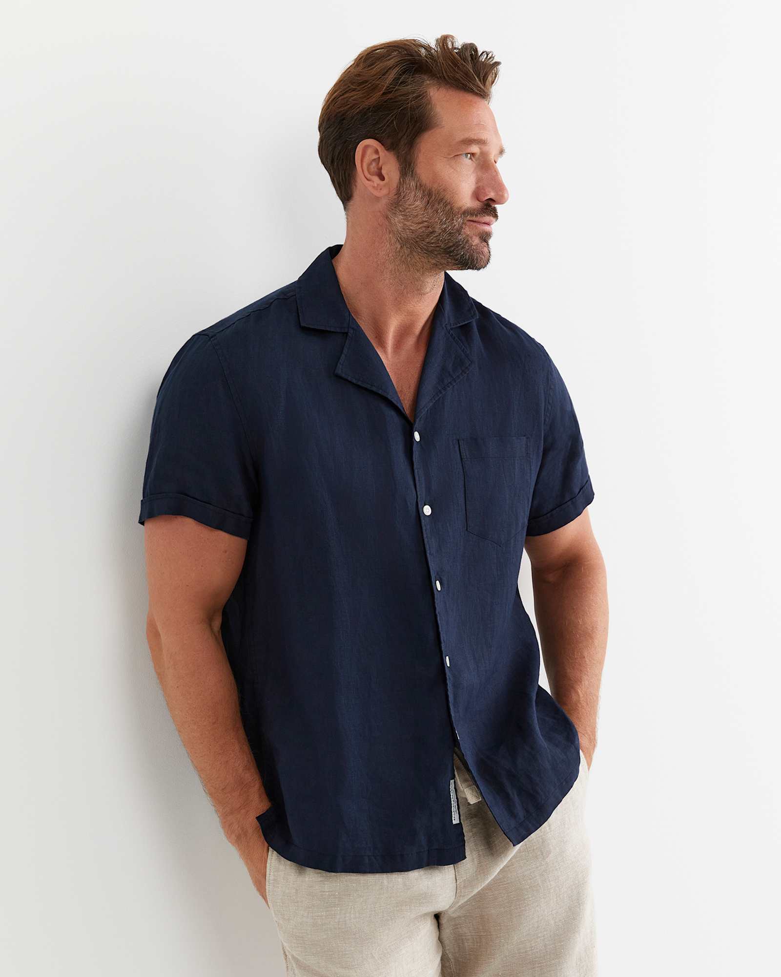 Short Sleeve Stanton Linen Shirt in NAVY