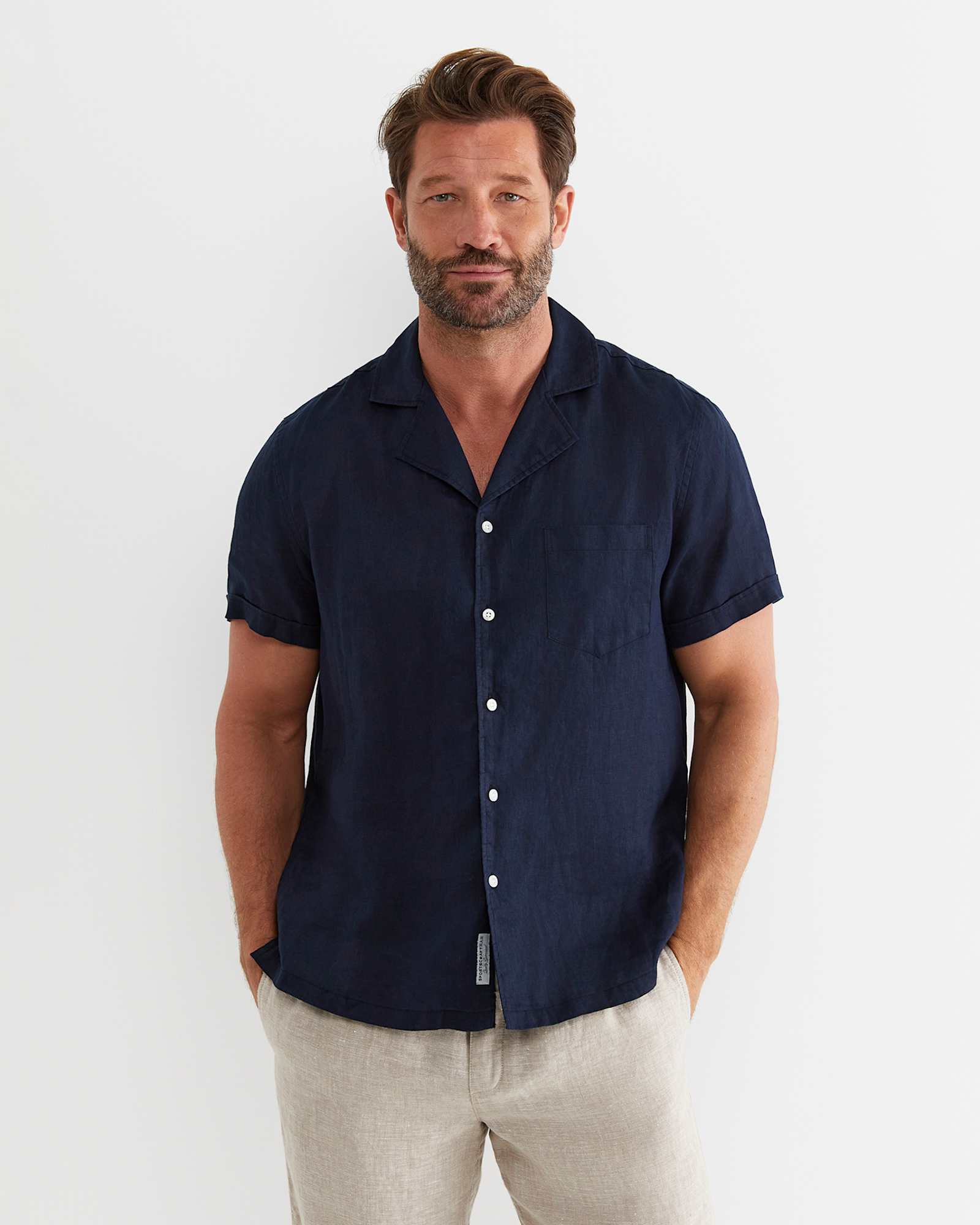 Short Sleeve Stanton Linen Shirt in NAVY