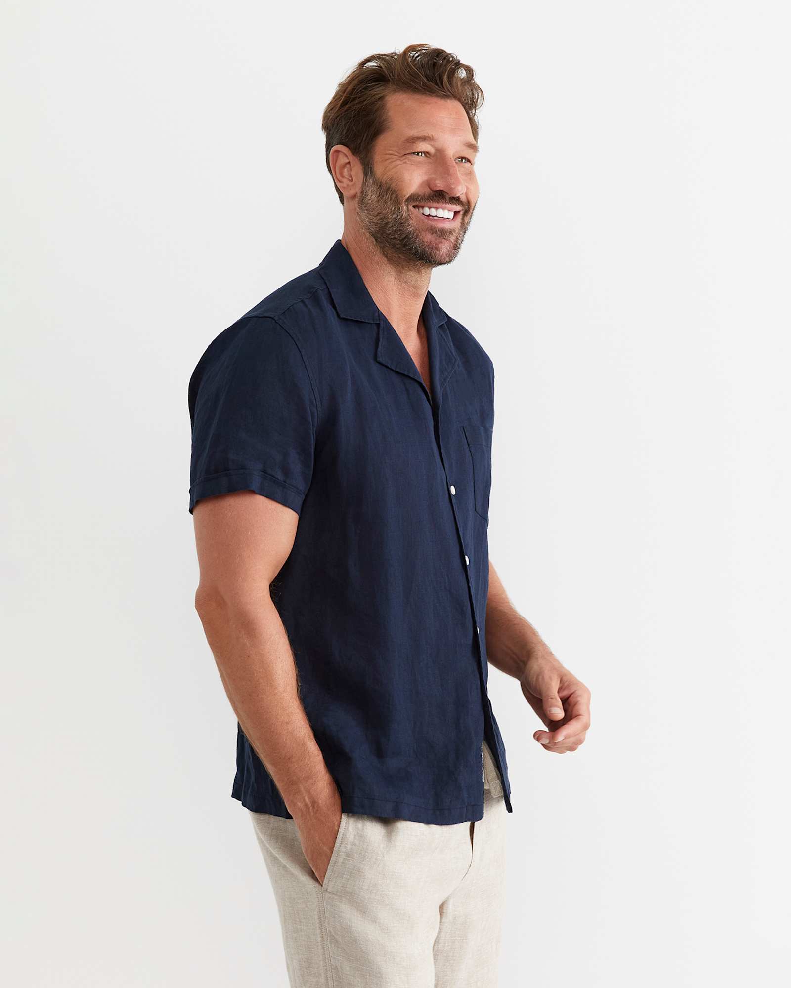 Short Sleeve Stanton Linen Shirt in NAVY