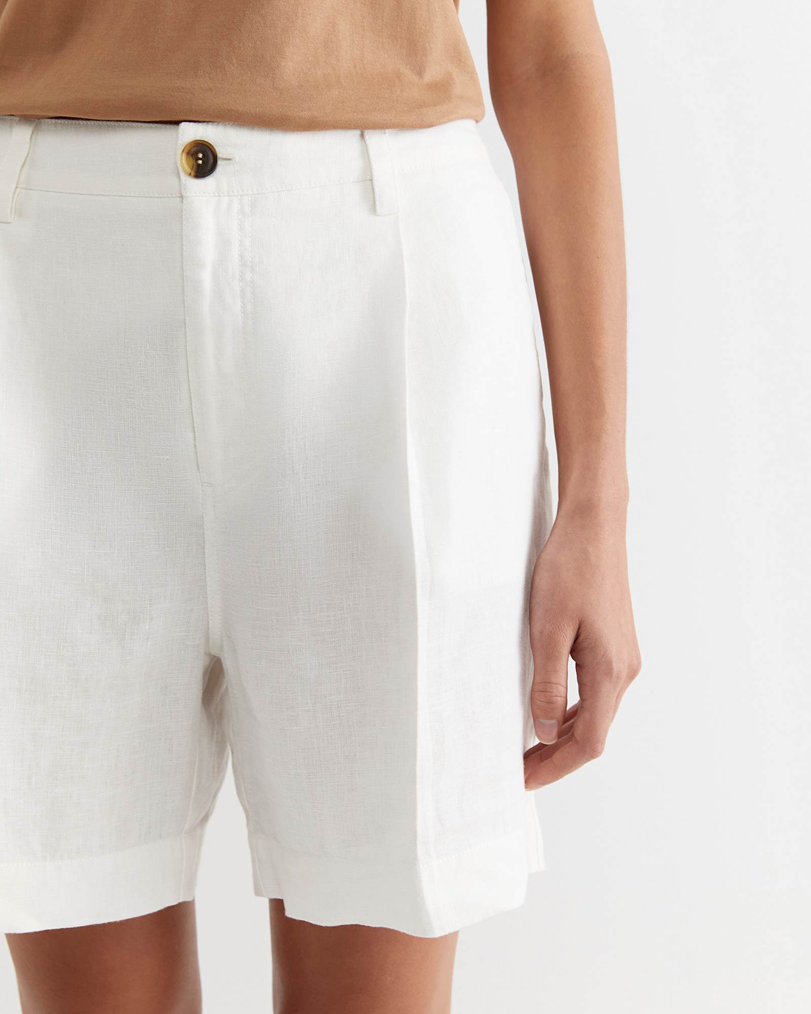 Lilou Linen Short in WHITE