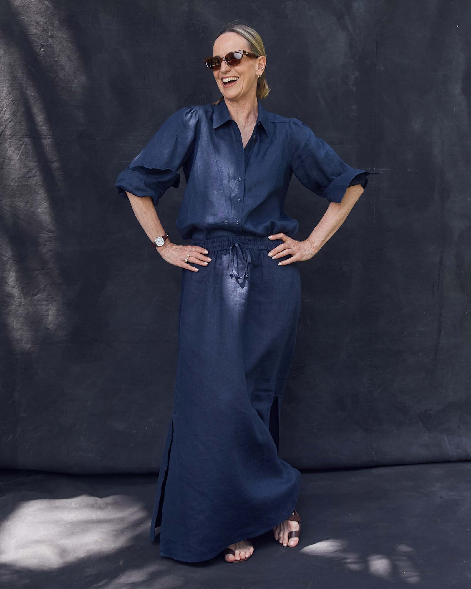Lulu Linen Midi Skirt in NAVY