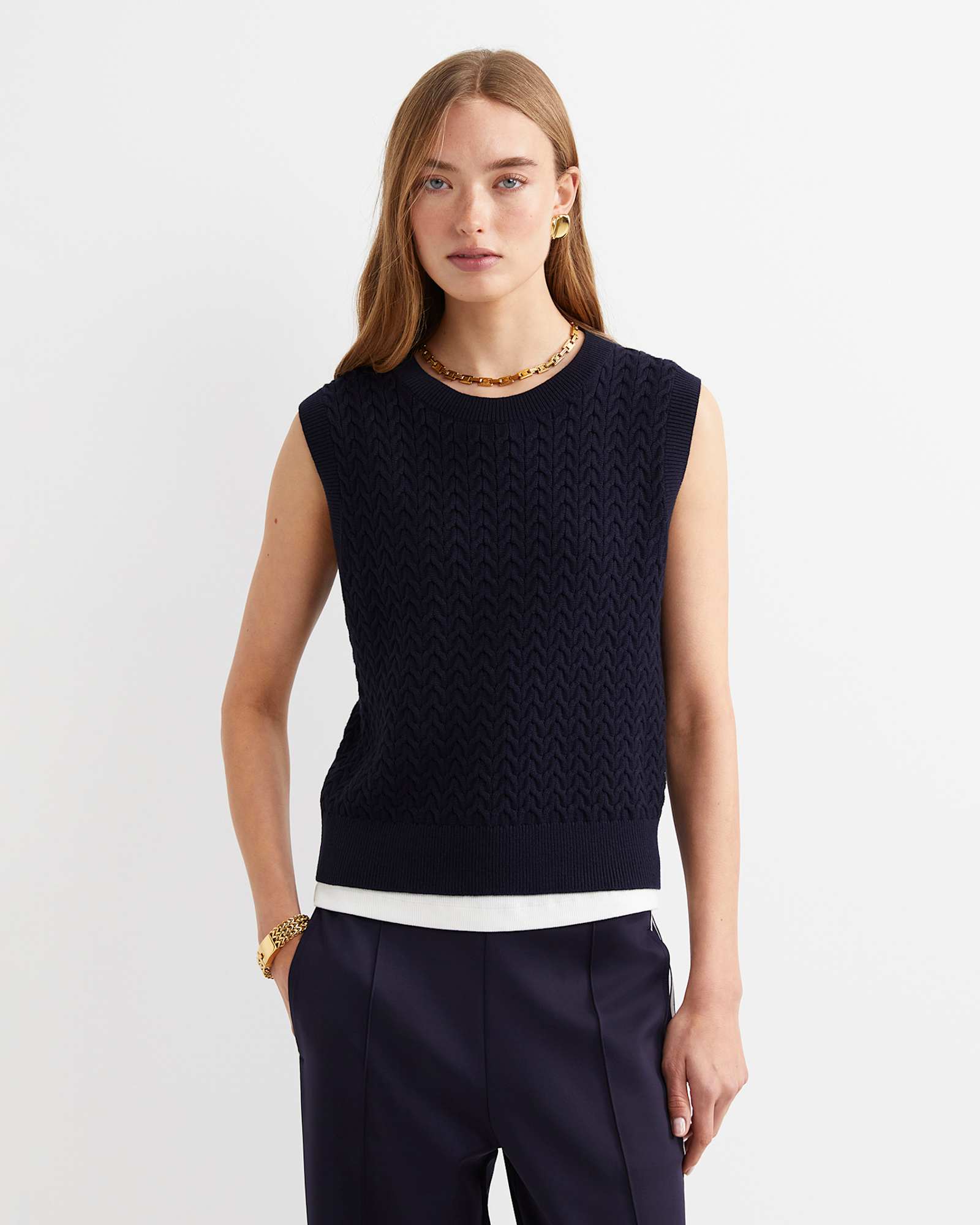 Elka Cable Cropped Vest in NAVY