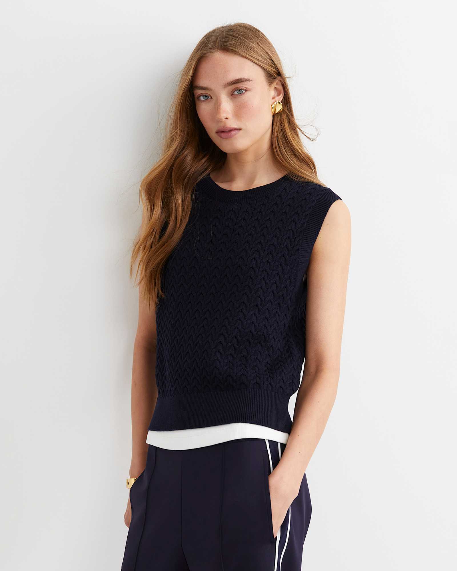 Elka Cable Cropped Vest in NAVY