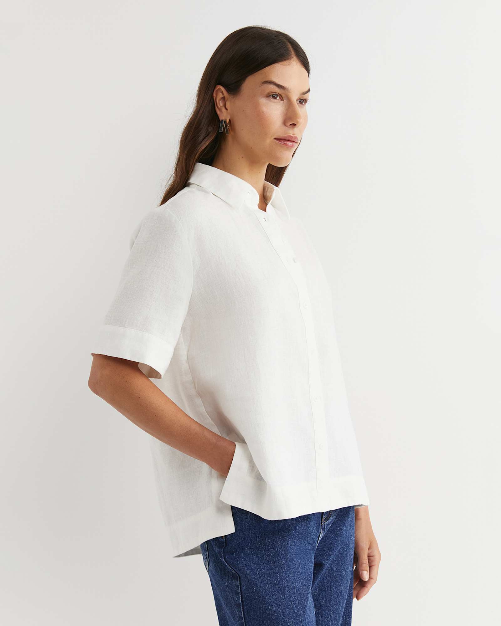 Lulu Short Sleeve Linen Shirt in WHITE