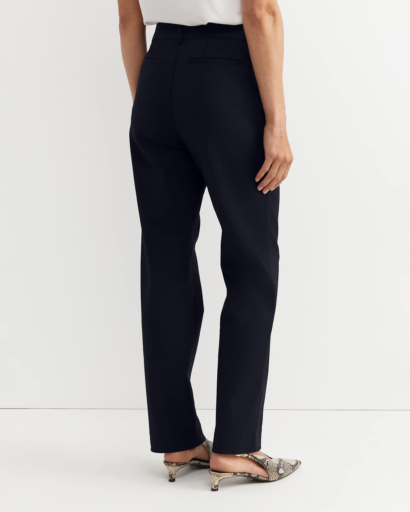 Yvette Straight Pant in NAVY
