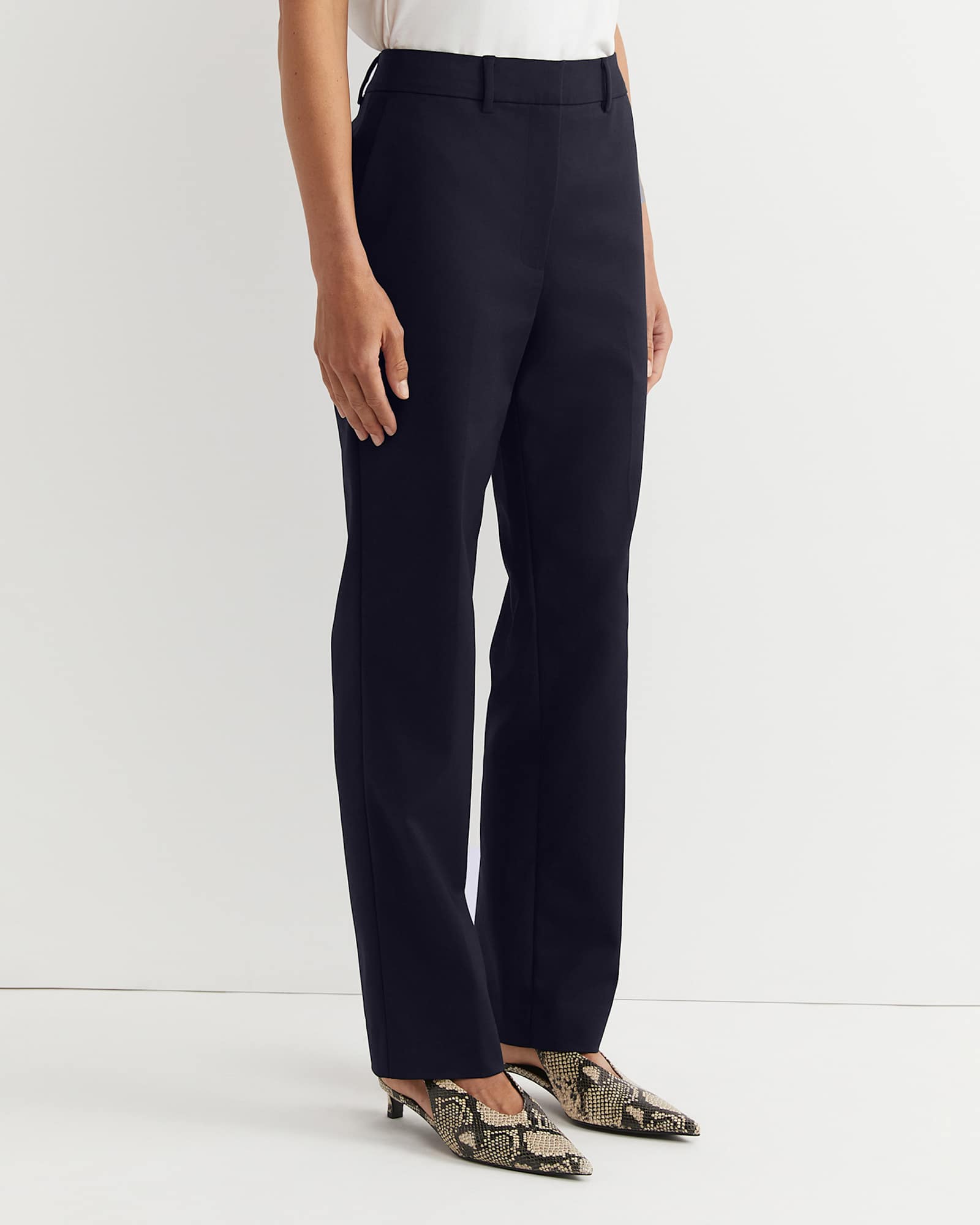 Yvette Straight Pant in NAVY