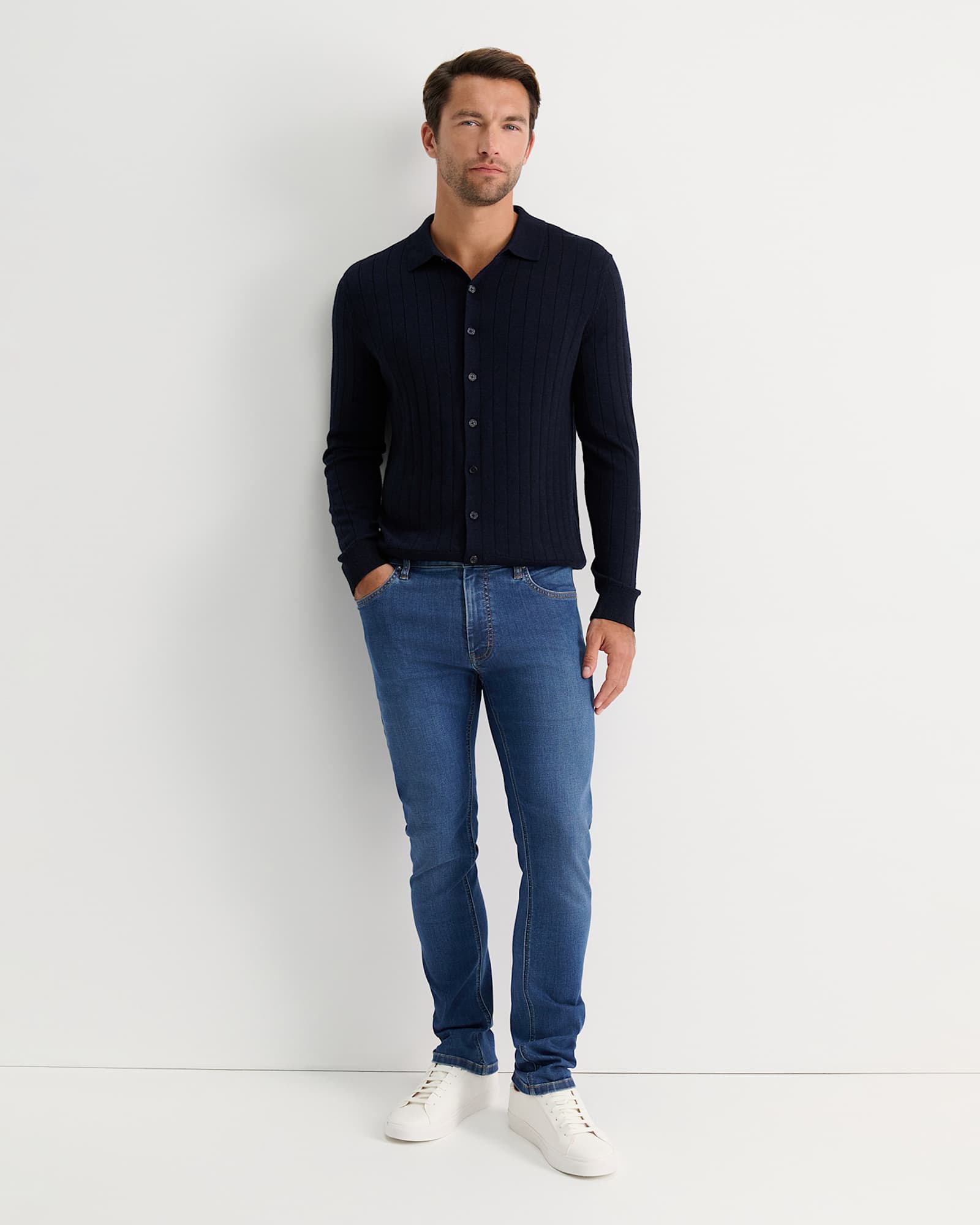 William Straight Leg Jean in INDIGO WASH