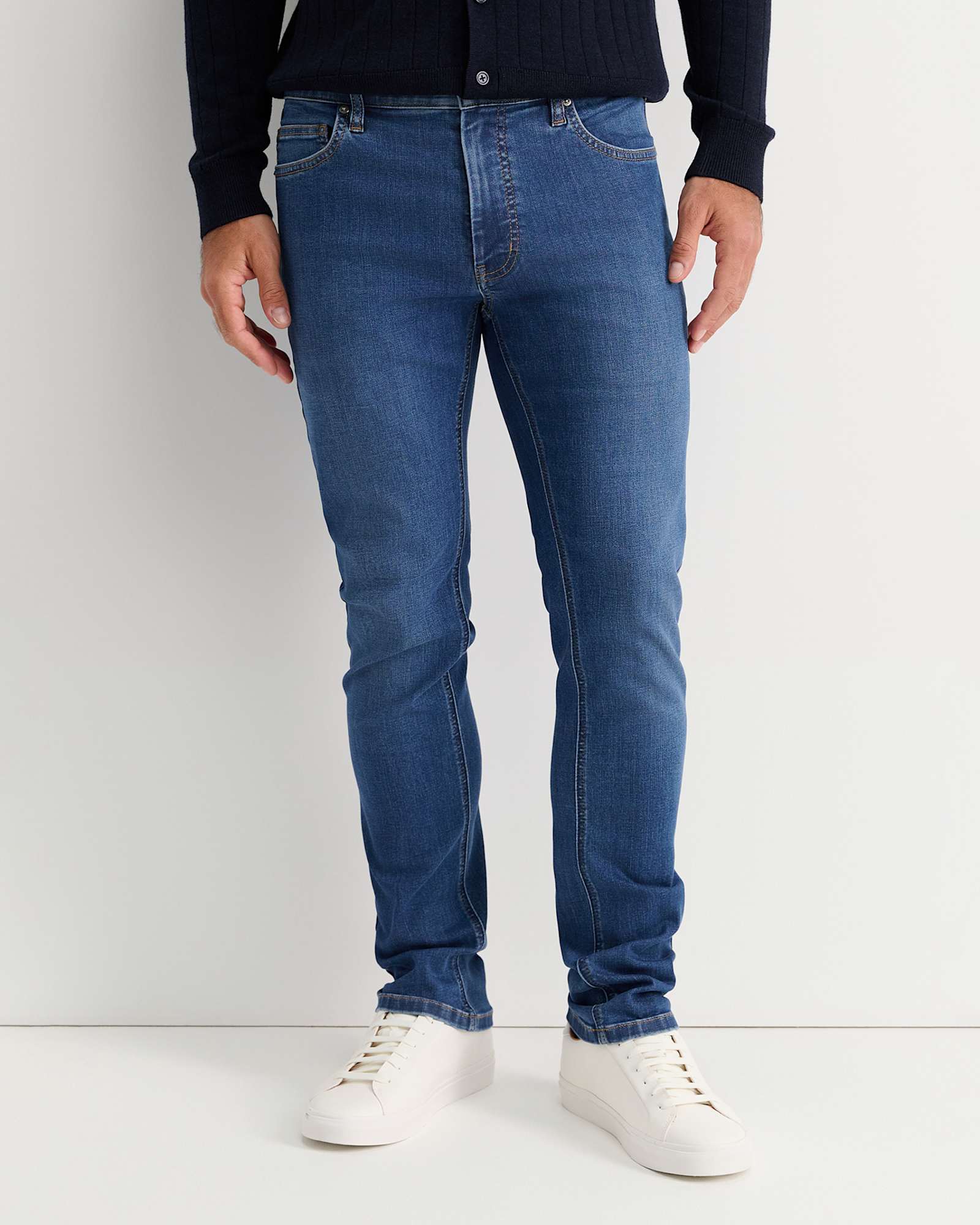 William Straight Leg Jean in INDIGO WASH