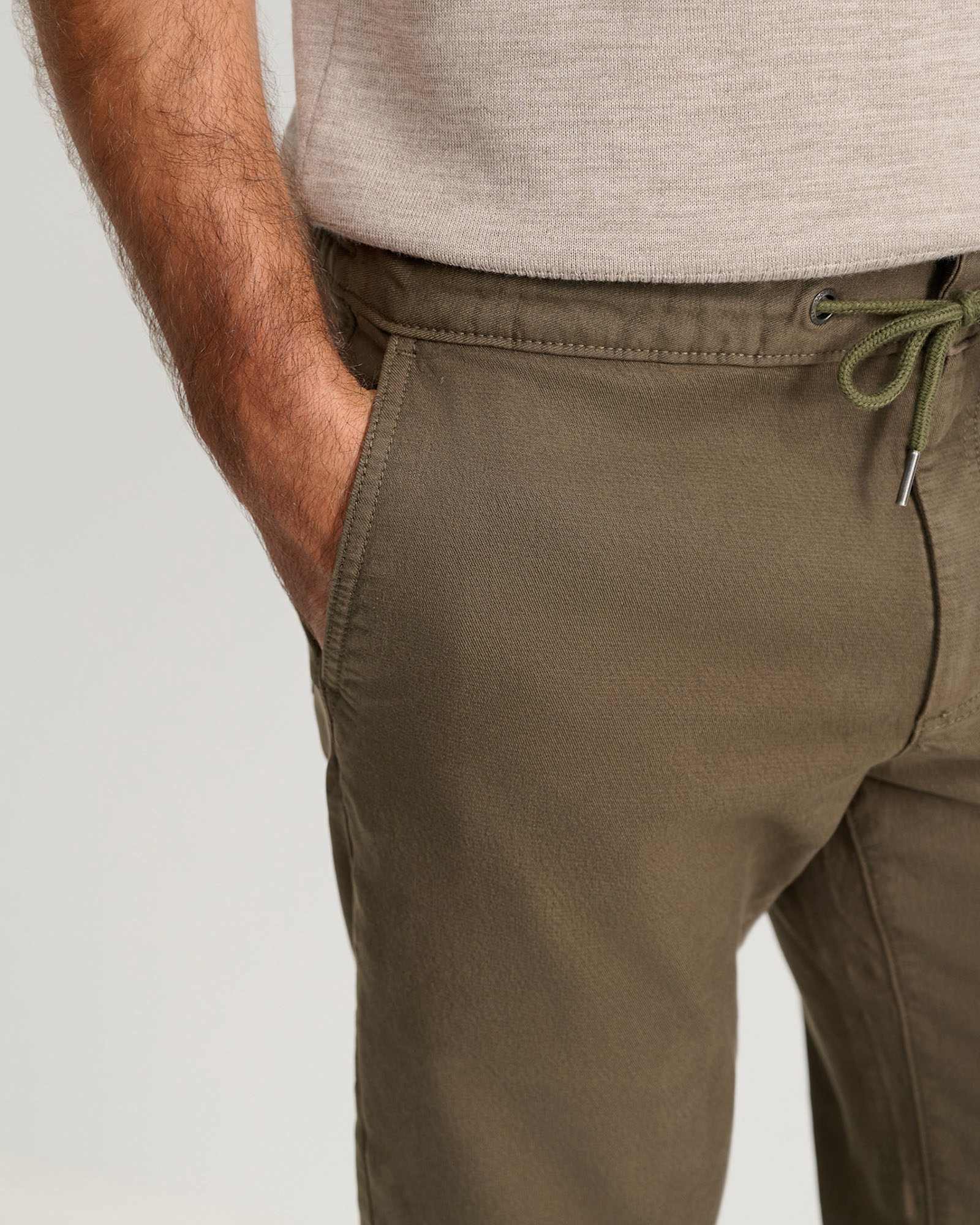 Roger Jogger in KHAKI