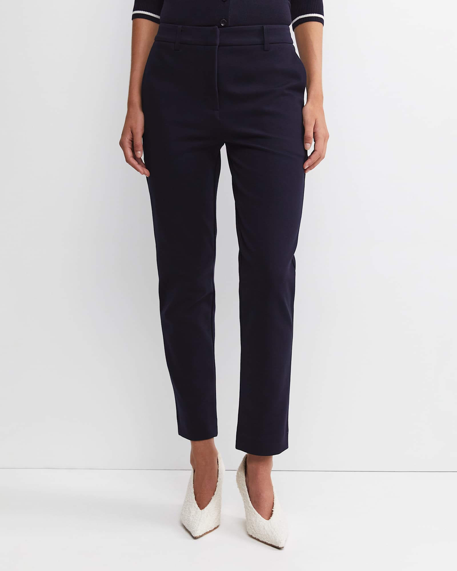 Evie Ponte Pant in NAVY