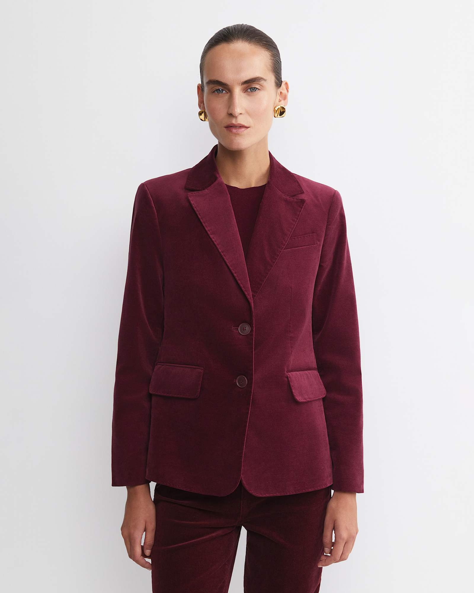 Valentina Single Breasted Velvet Blazer in WINE