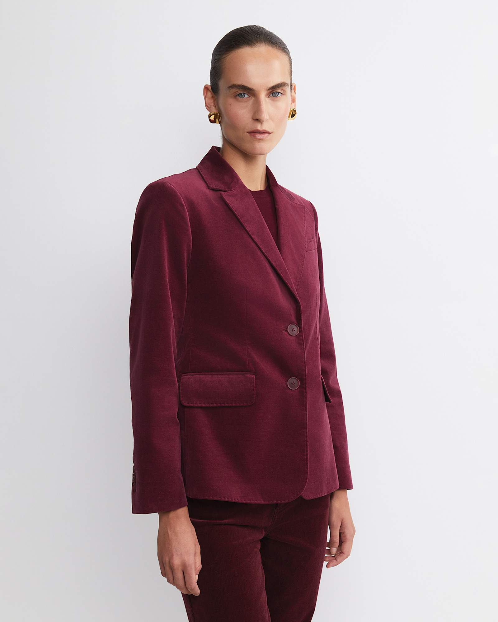 Valentina Single Breasted Velvet Blazer in WINE