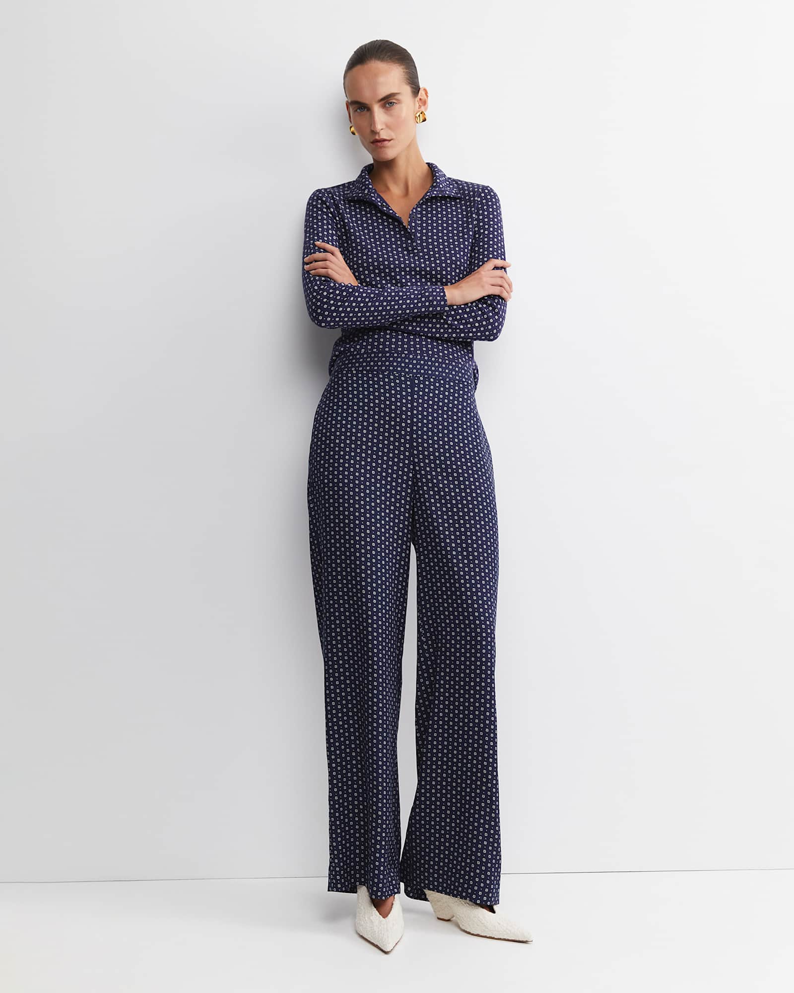 Geo Funnel Neck Top in NAVY/WHITE