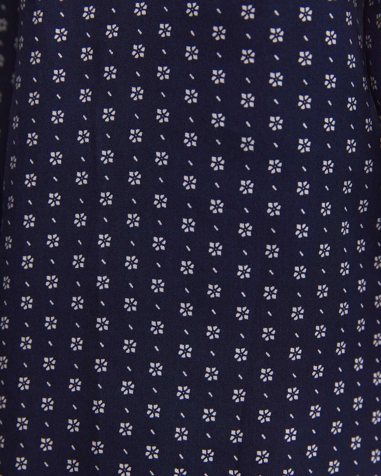 Geo Long Sleeve Shirt in NAVY/WHITE