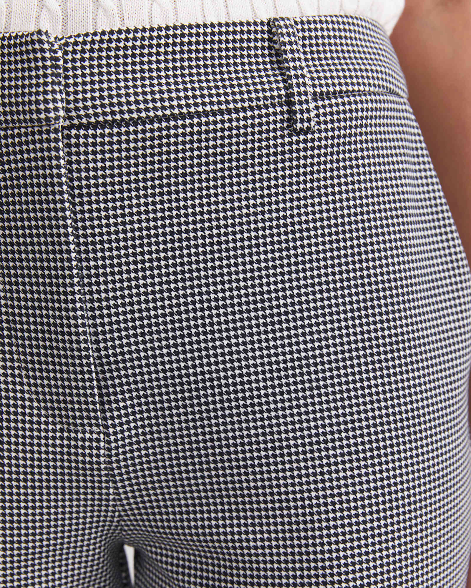 Evie Houndstooth Ponte Pant in BLACK/WHITE