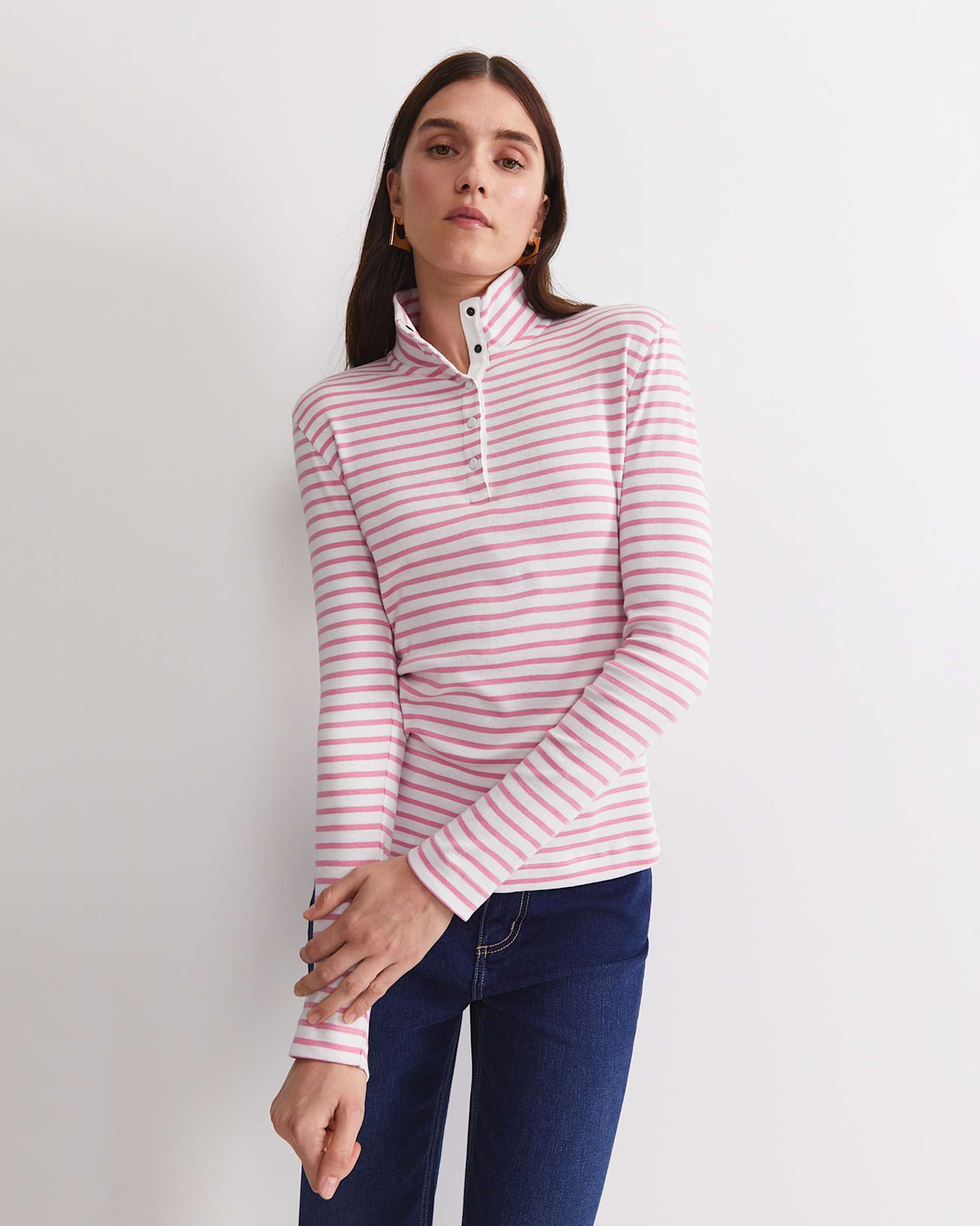 Lucy Snap Funnel Neck Top in WHITE/PINK
