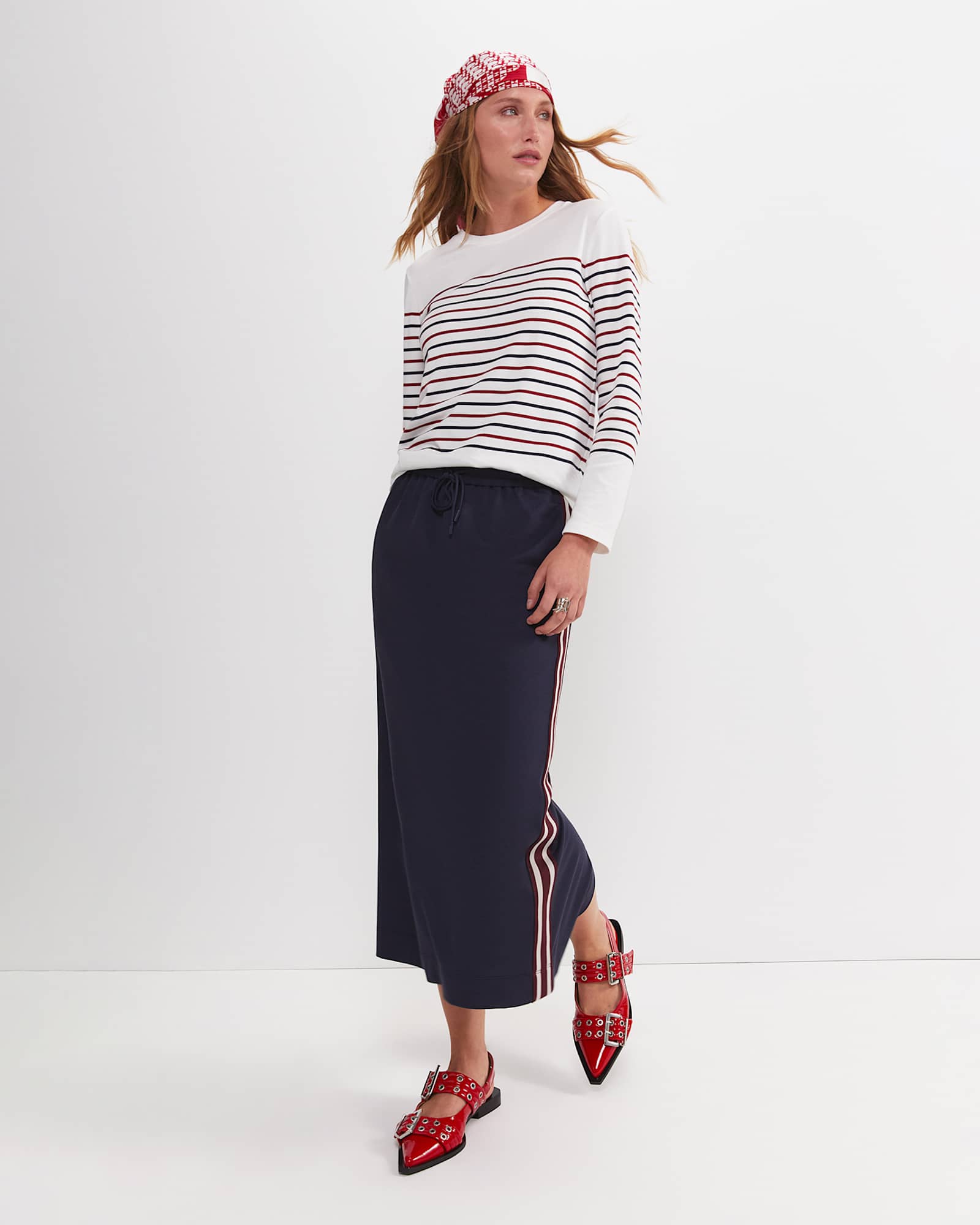Misha Pull On Midi Skirt in NAVY