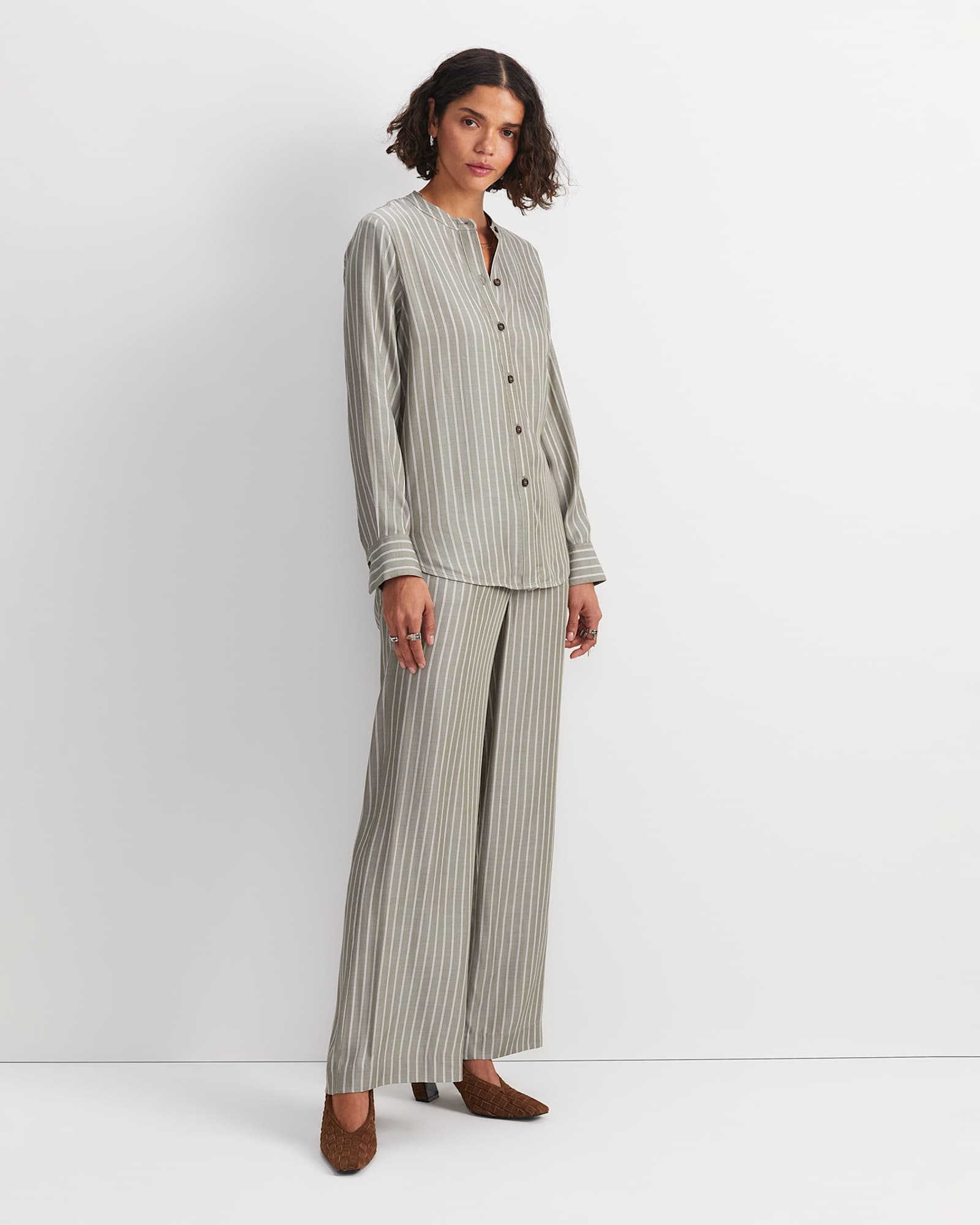 Soleve Yarn-Dyed Shirt in KHAKI/WHITE