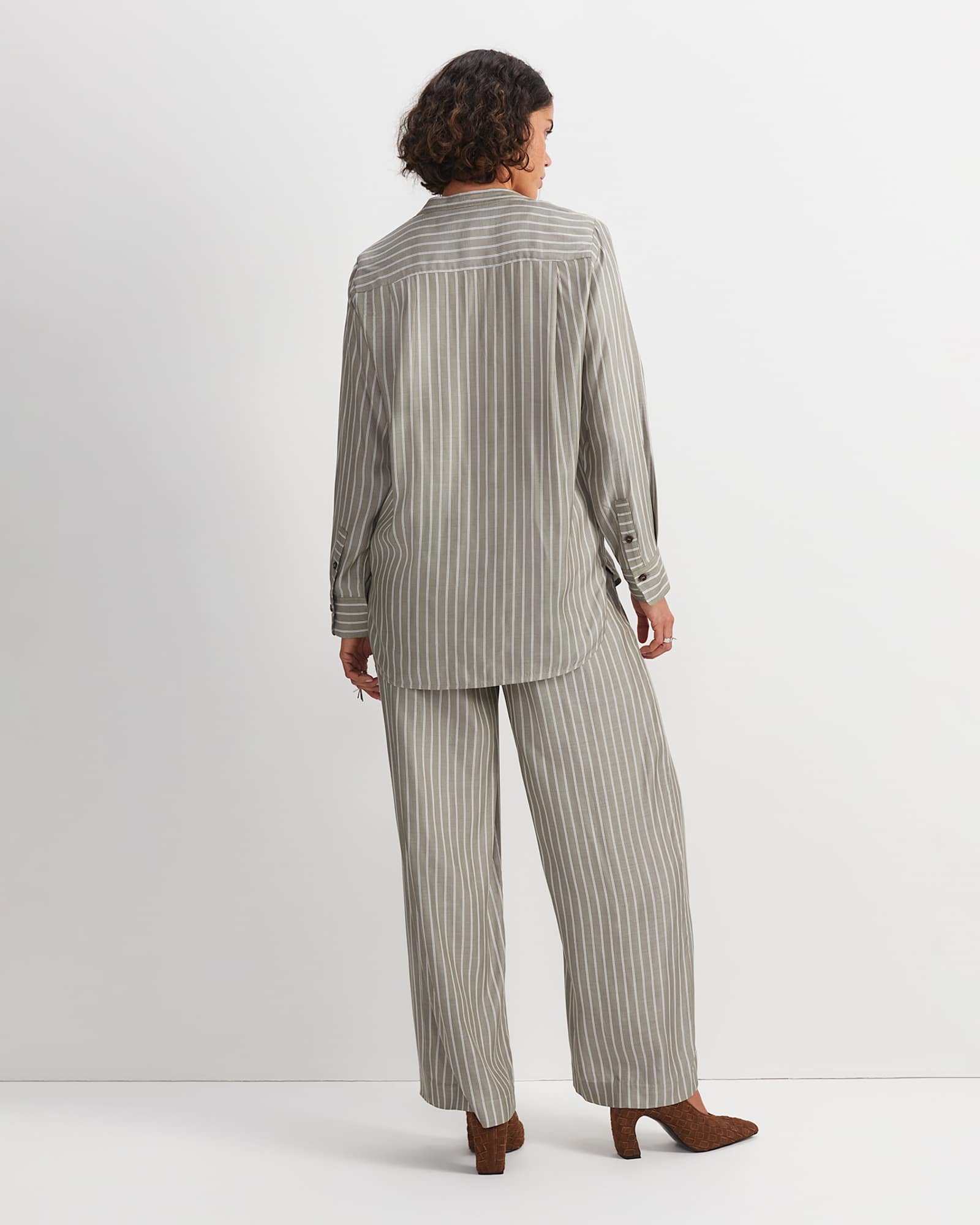 Soleve Yarn-Dyed Shirt in KHAKI/WHITE
