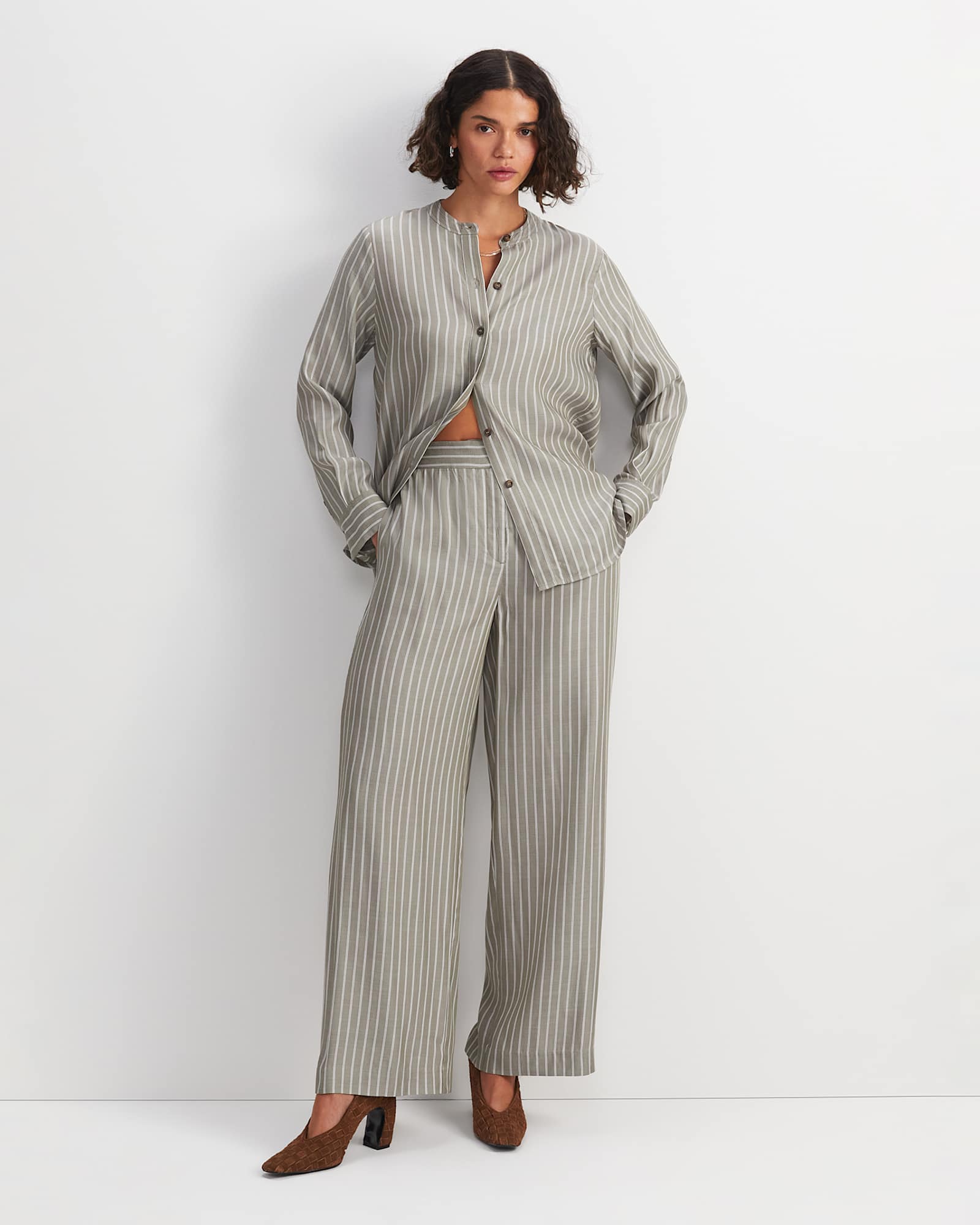 Soleve Yarn-Dyed Shirt in KHAKI/WHITE
