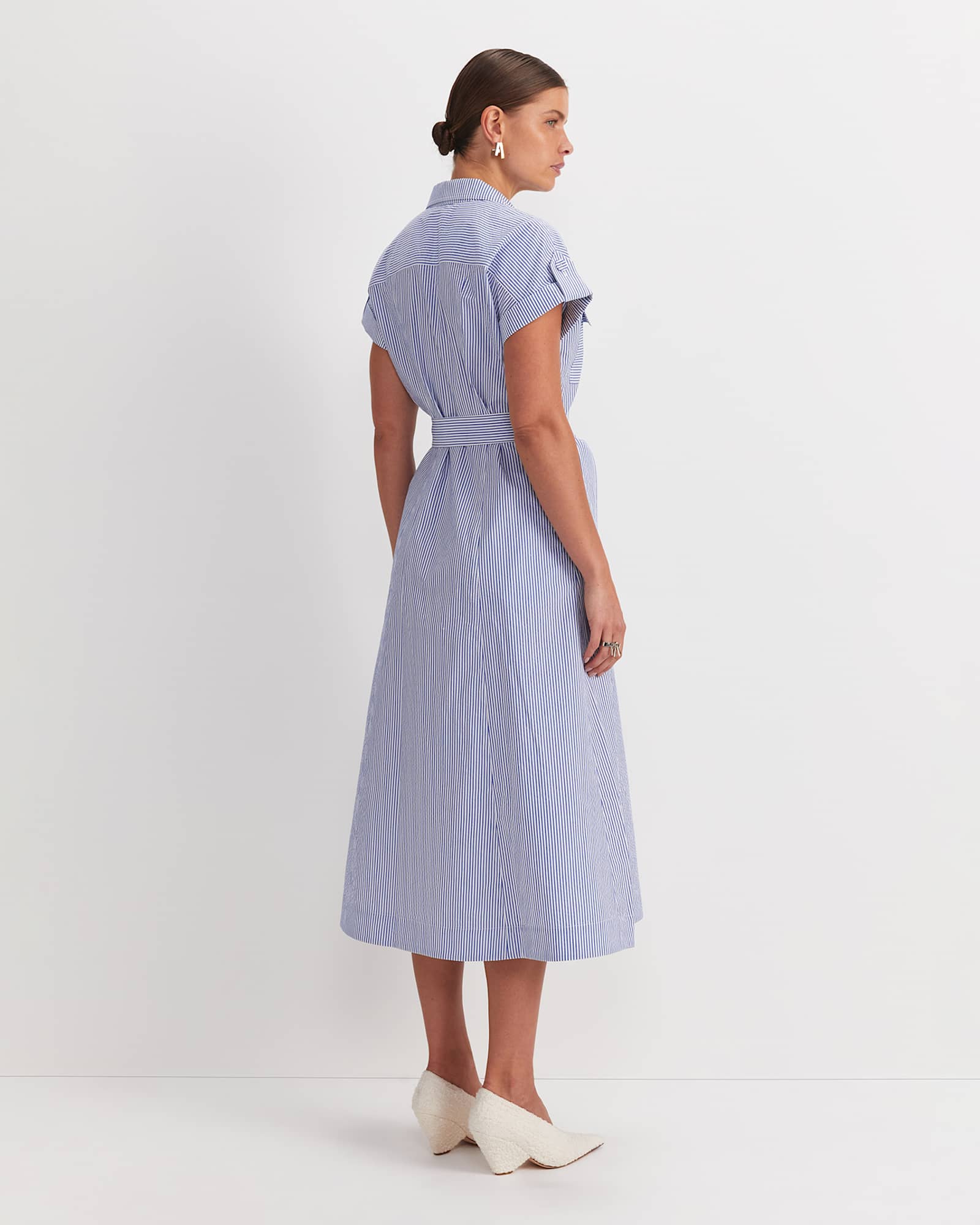 Nia Seersucker Midi Dress in BLUE/WHITE