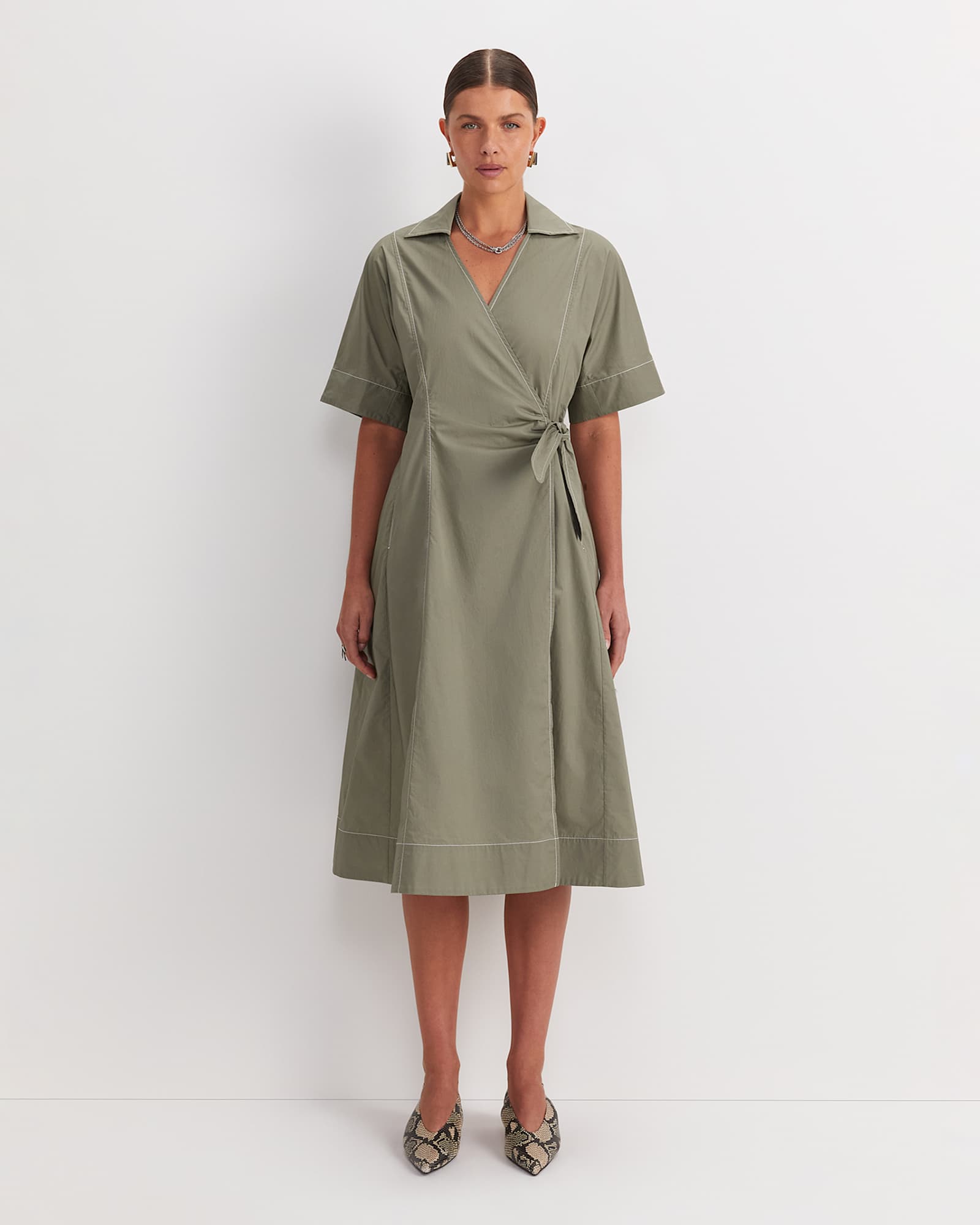 Shiloh Wrap Midi Dress in KHAKI/WHITE