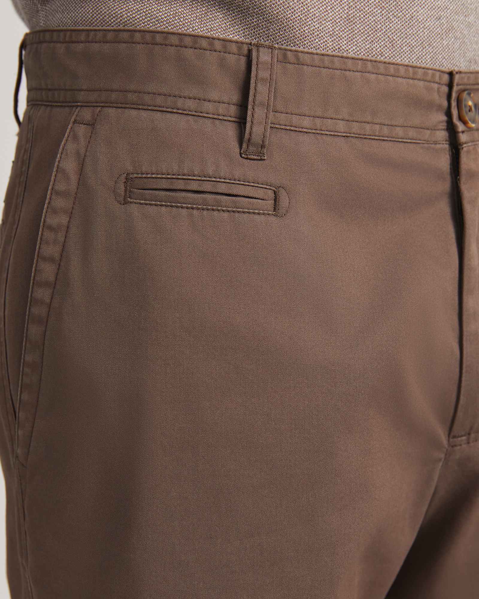 Classic Short in MOCHA
