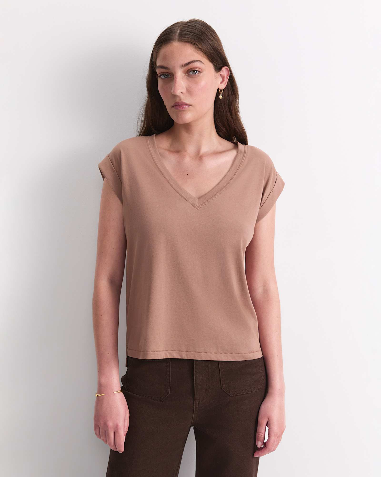 Blair Cotton V-Neck Tee in MOCHA