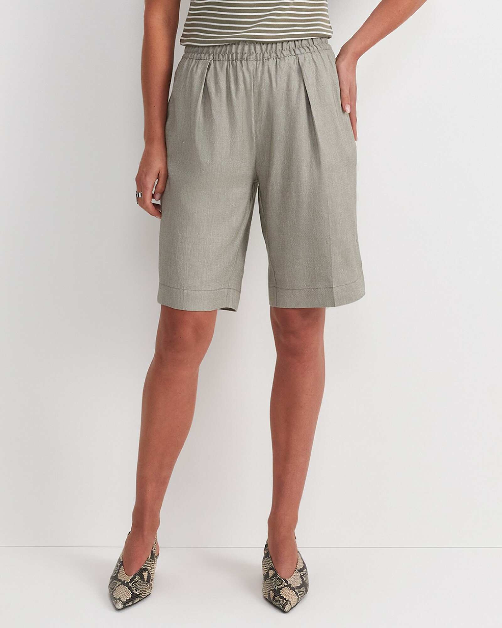 Rosa Elasticated Short in SOFT KHAKI