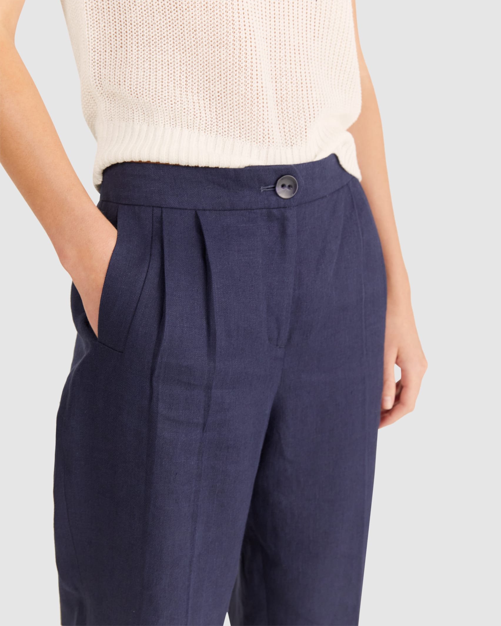 Freya Linen Pant in NAVY