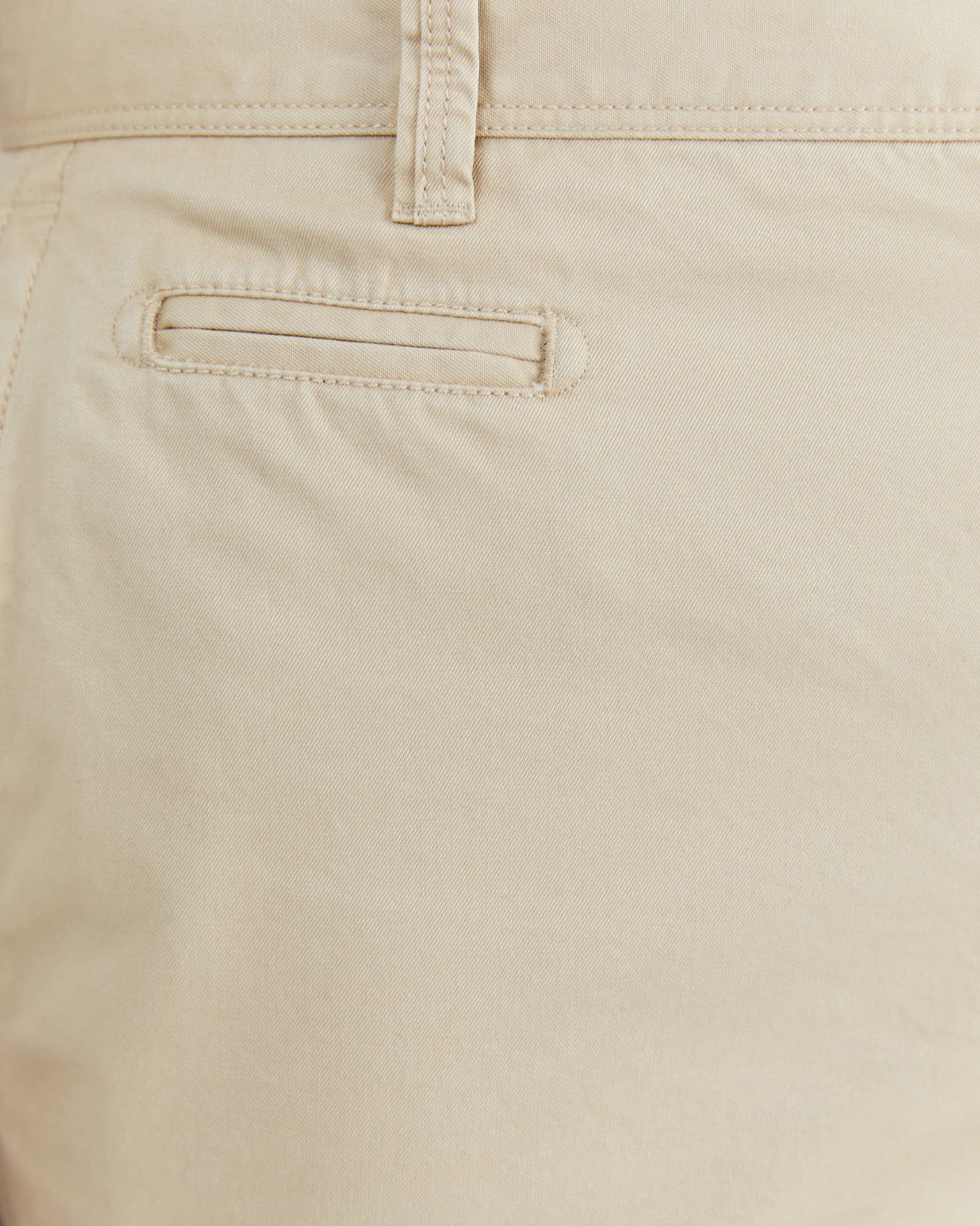 Classic Chino Short 1 in LIMESTONE