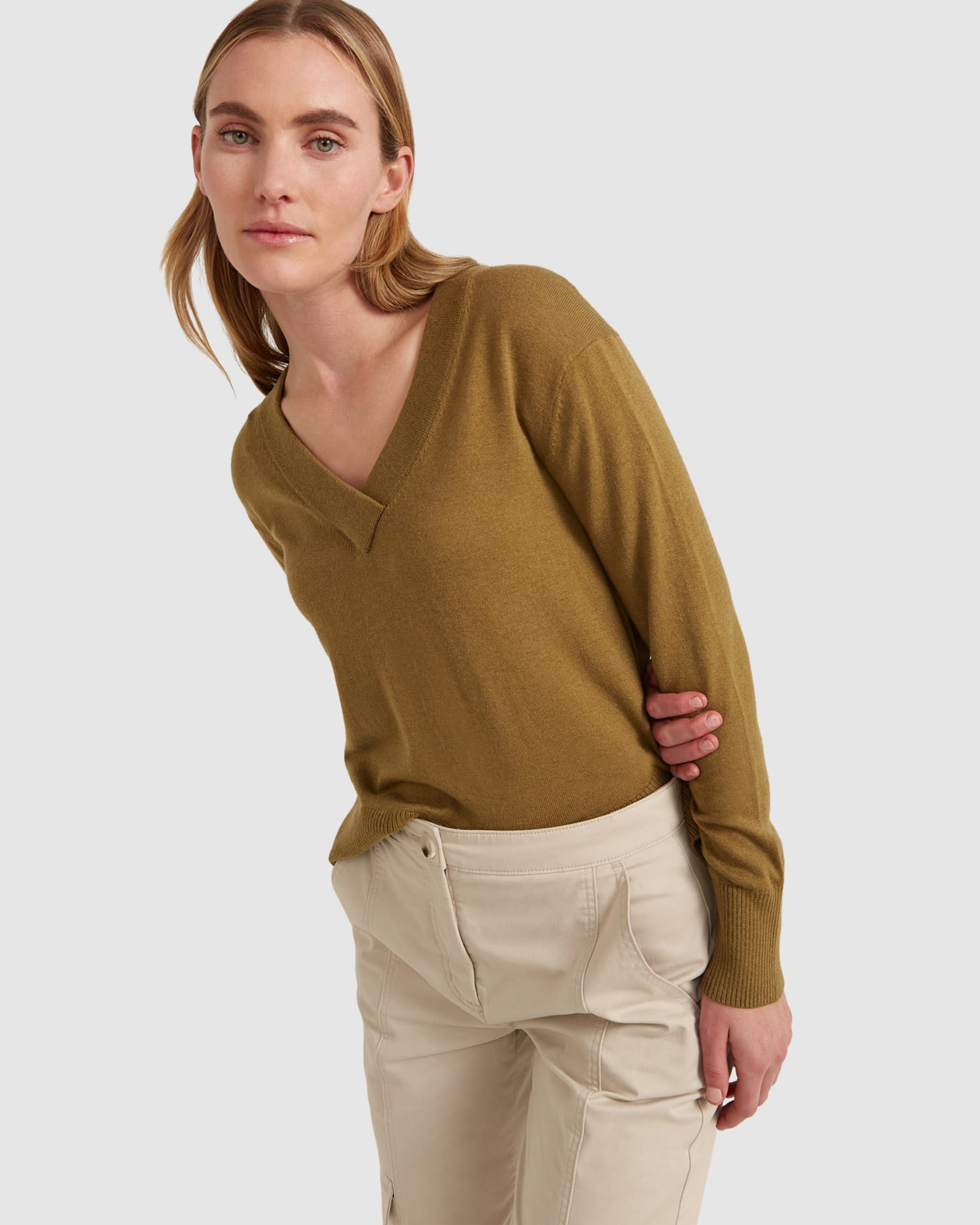 Laurina V Neck Knit in KIWI