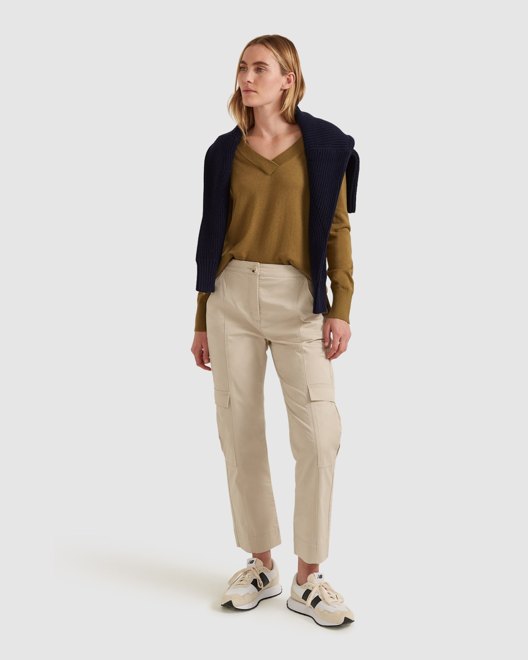 Laurina V Neck Knit in KIWI